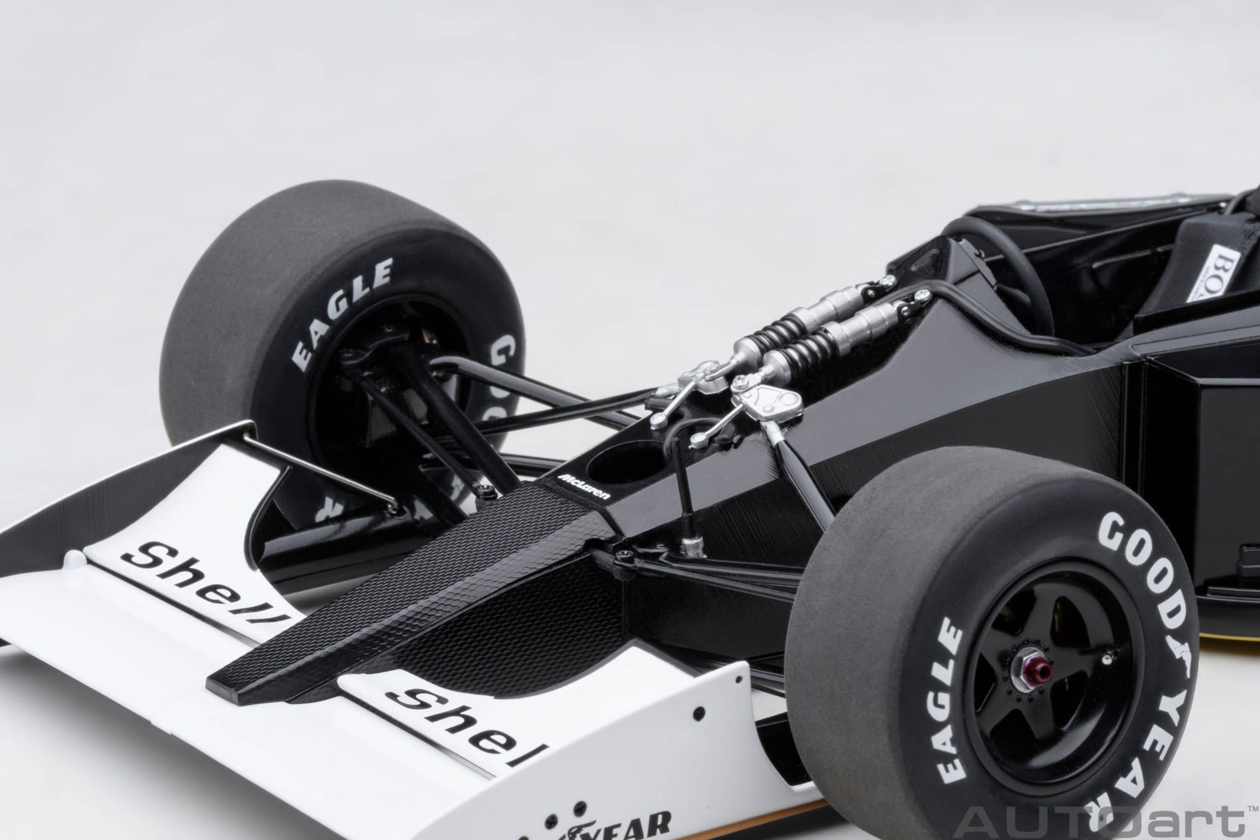 AUTOart McLaren Honda MP4/6 1991 A.Senna #1 (with McLaren Logo) 1:18 - Image 11