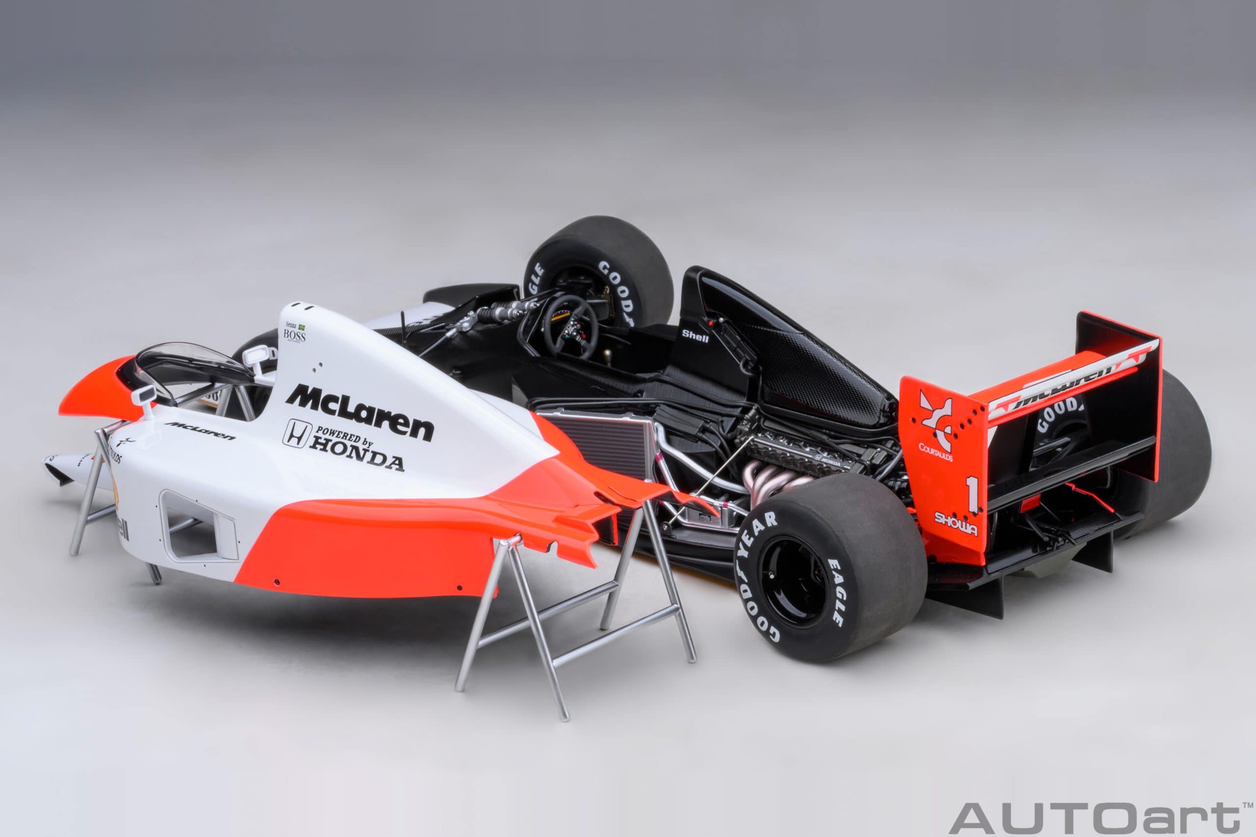 AUTOart McLaren Honda MP4/6 1991 A.Senna #1 (with McLaren Logo) 1:18 - Image 18