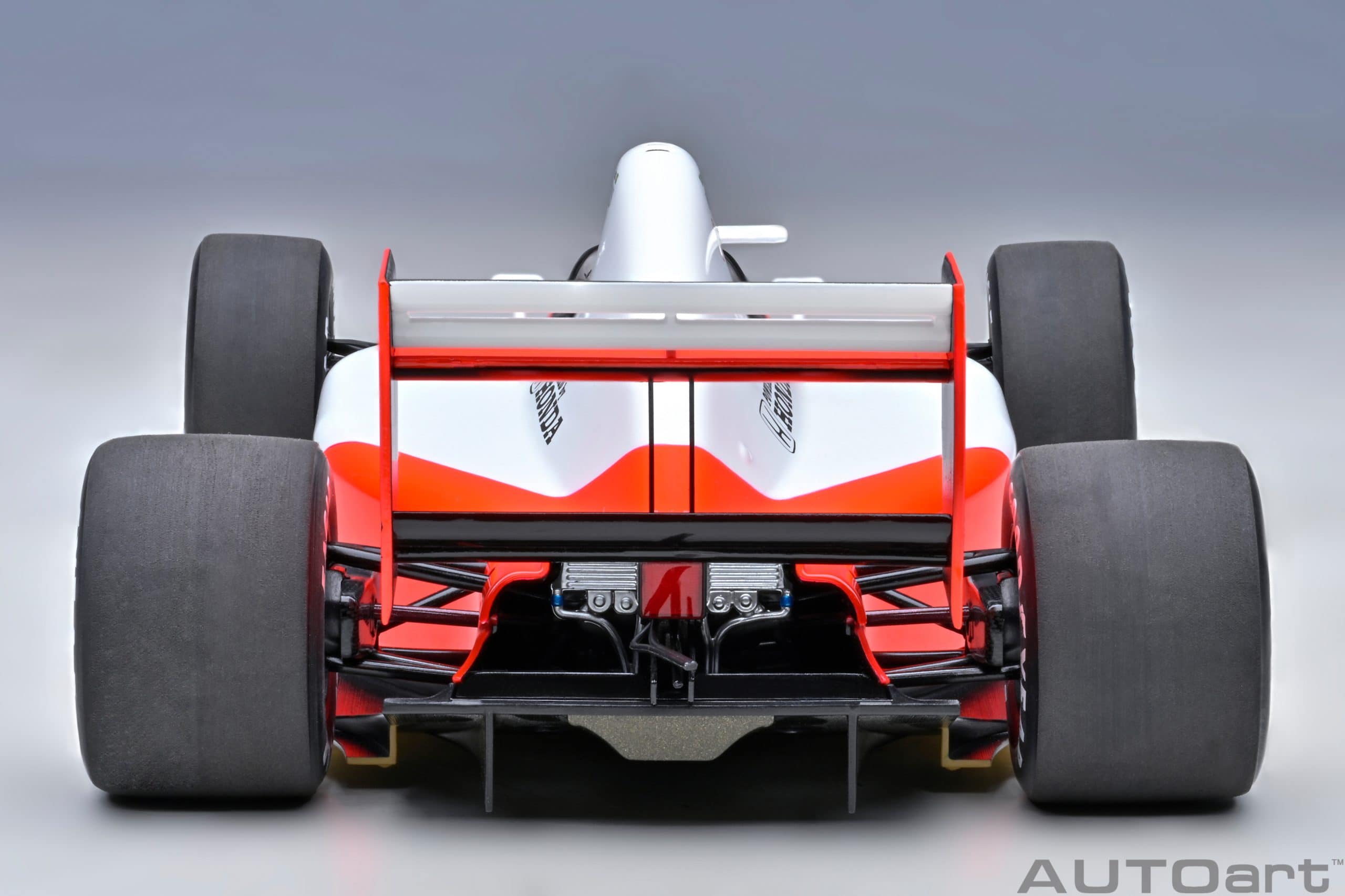 AUTOart McLaren Honda MP4/6 1991 Ayrton Senna #1 1:18 - Imagen 7
