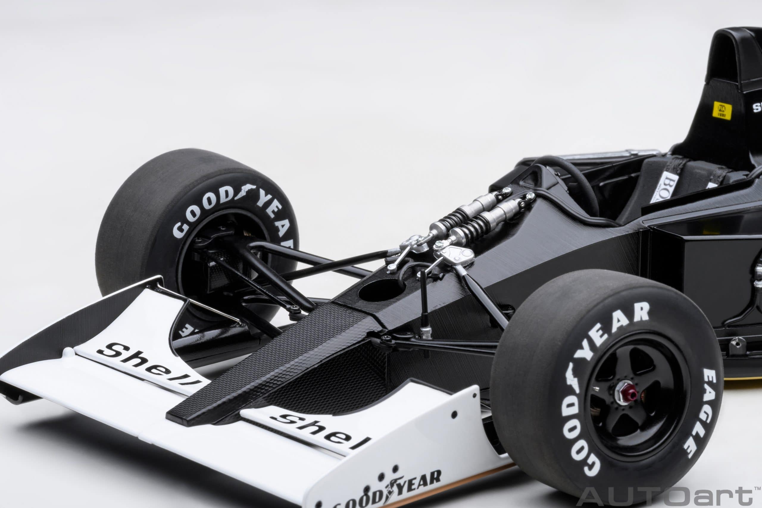 AUTOart McLaren Honda MP4/6 1991 Ayrton Senna #1 1:18 - Imagen 12