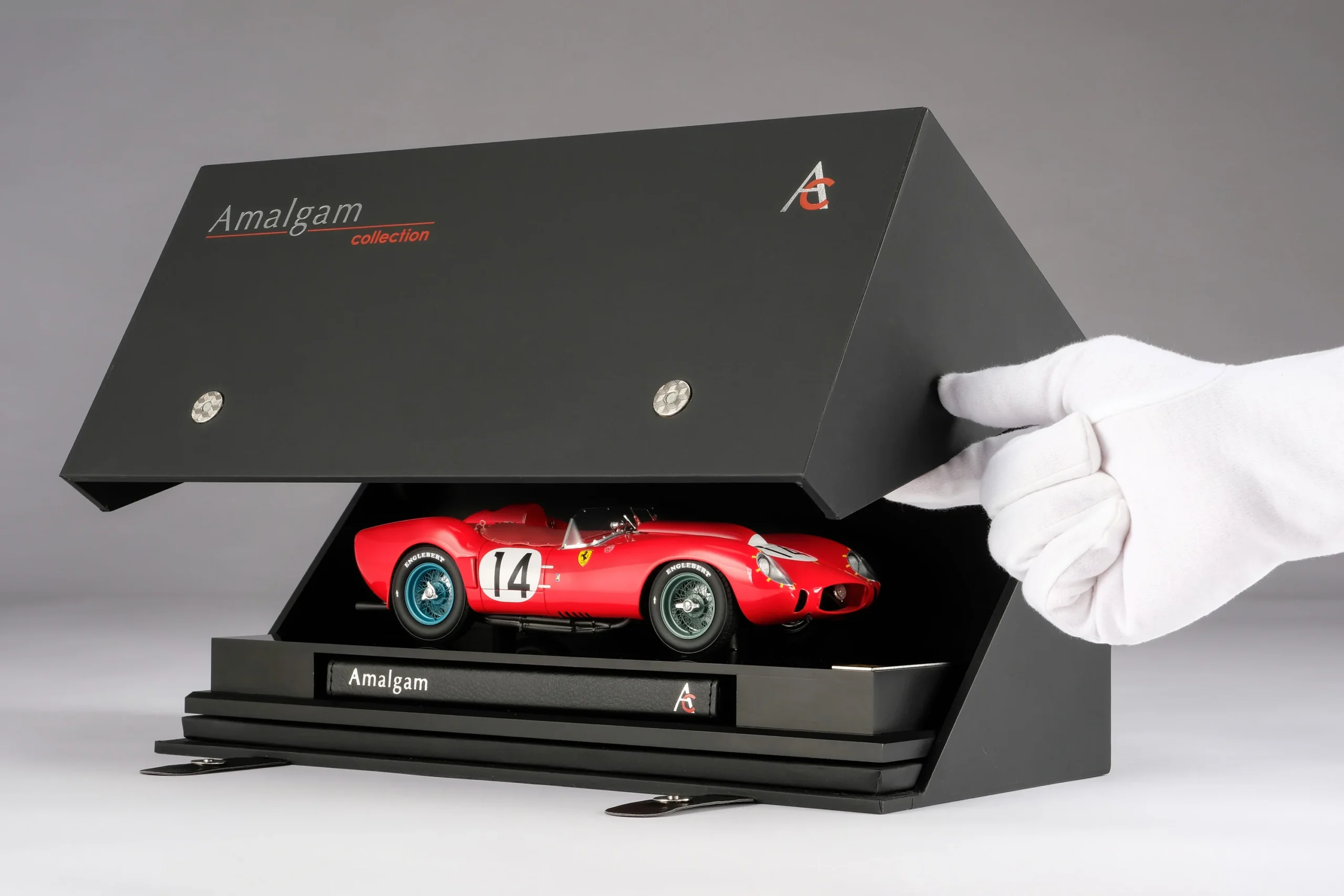 Amalgam Ferrari 250 TR - Le-Mans-Sieger 1958 1/18 – Bild 4
