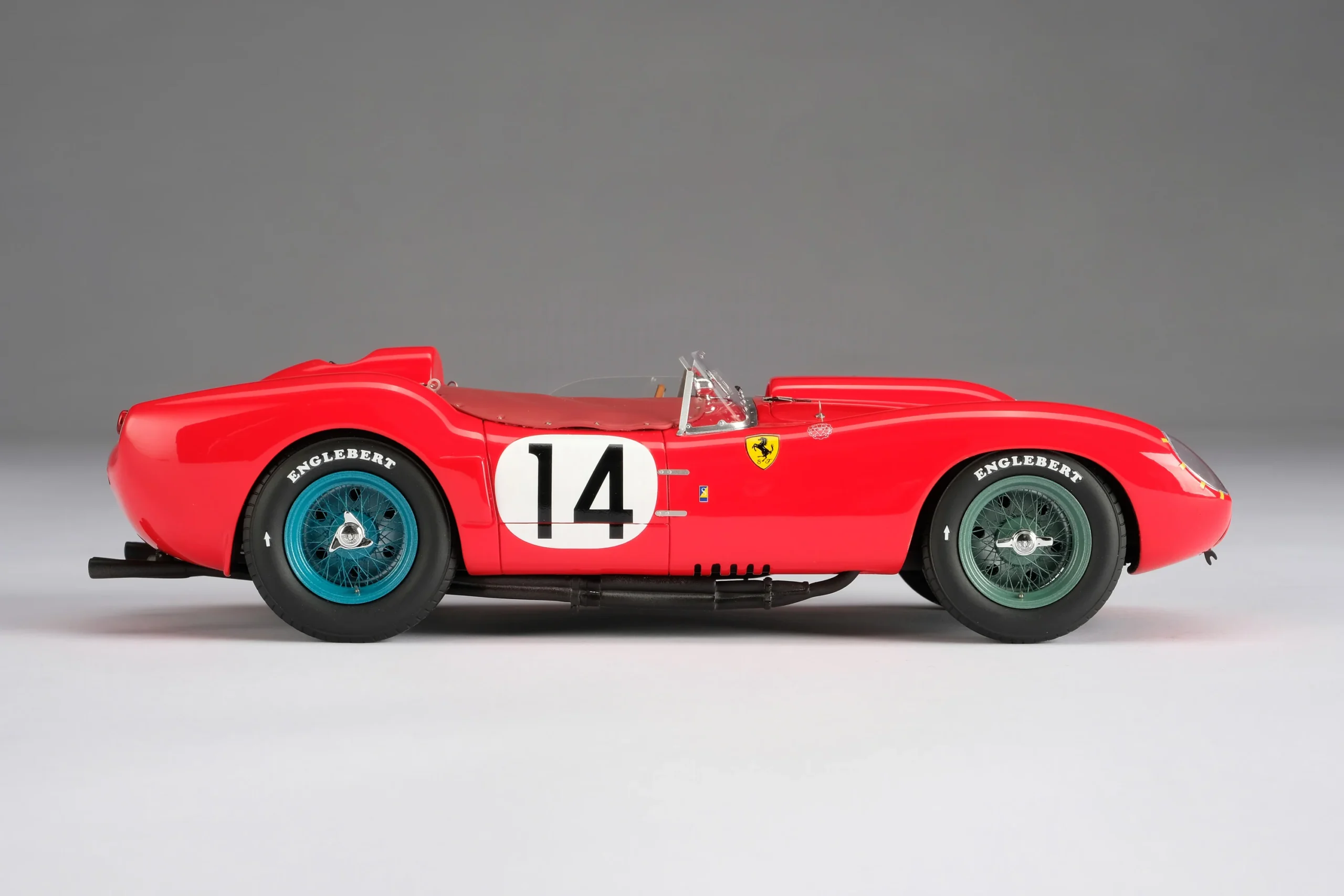 Amalgam Ferrari 250 TR - Le-Mans-Sieger 1958 1/18 – Bild 8