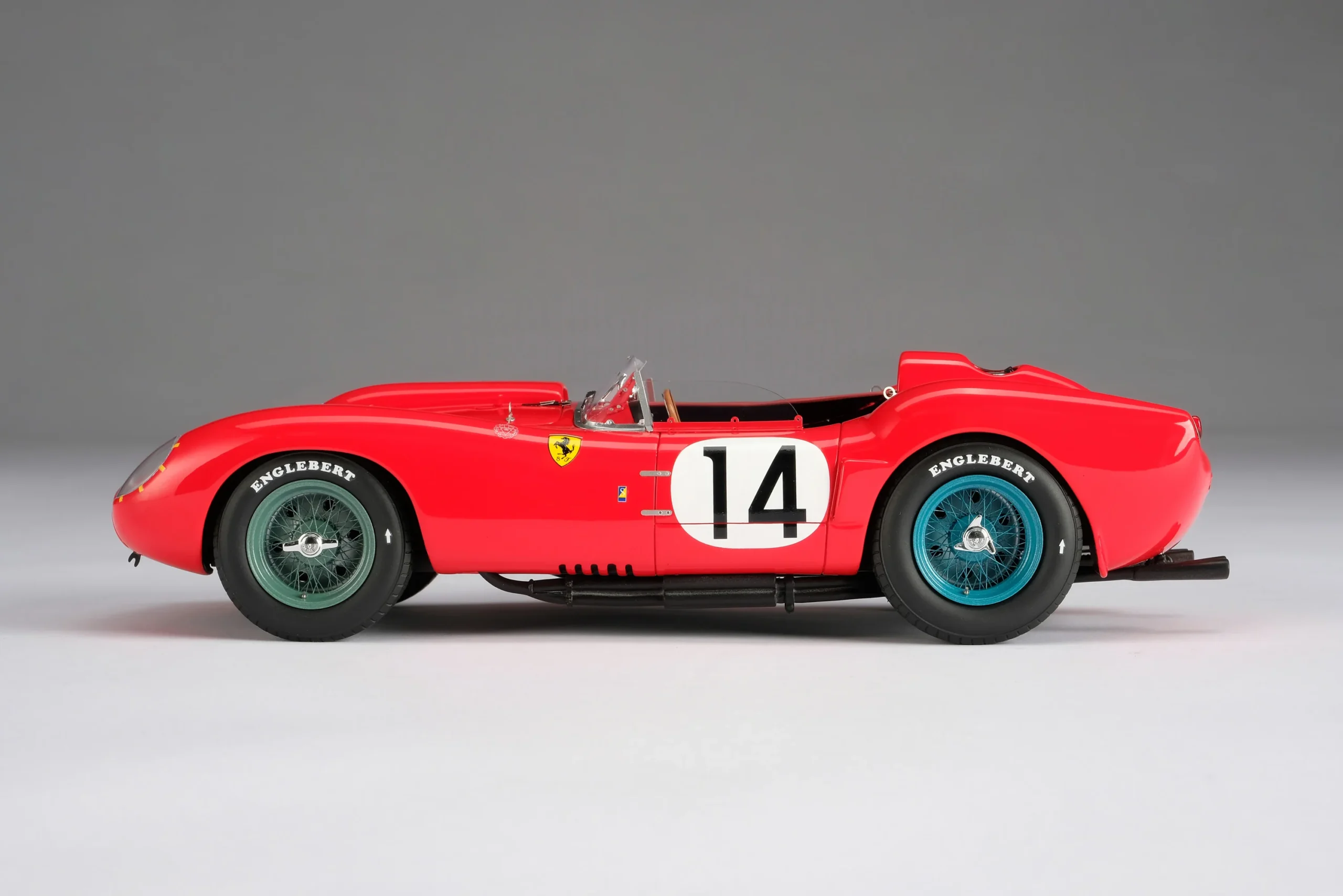 Amalgam Ferrari 250 TR - Le-Mans-Sieger 1958 1/18 – Bild 9