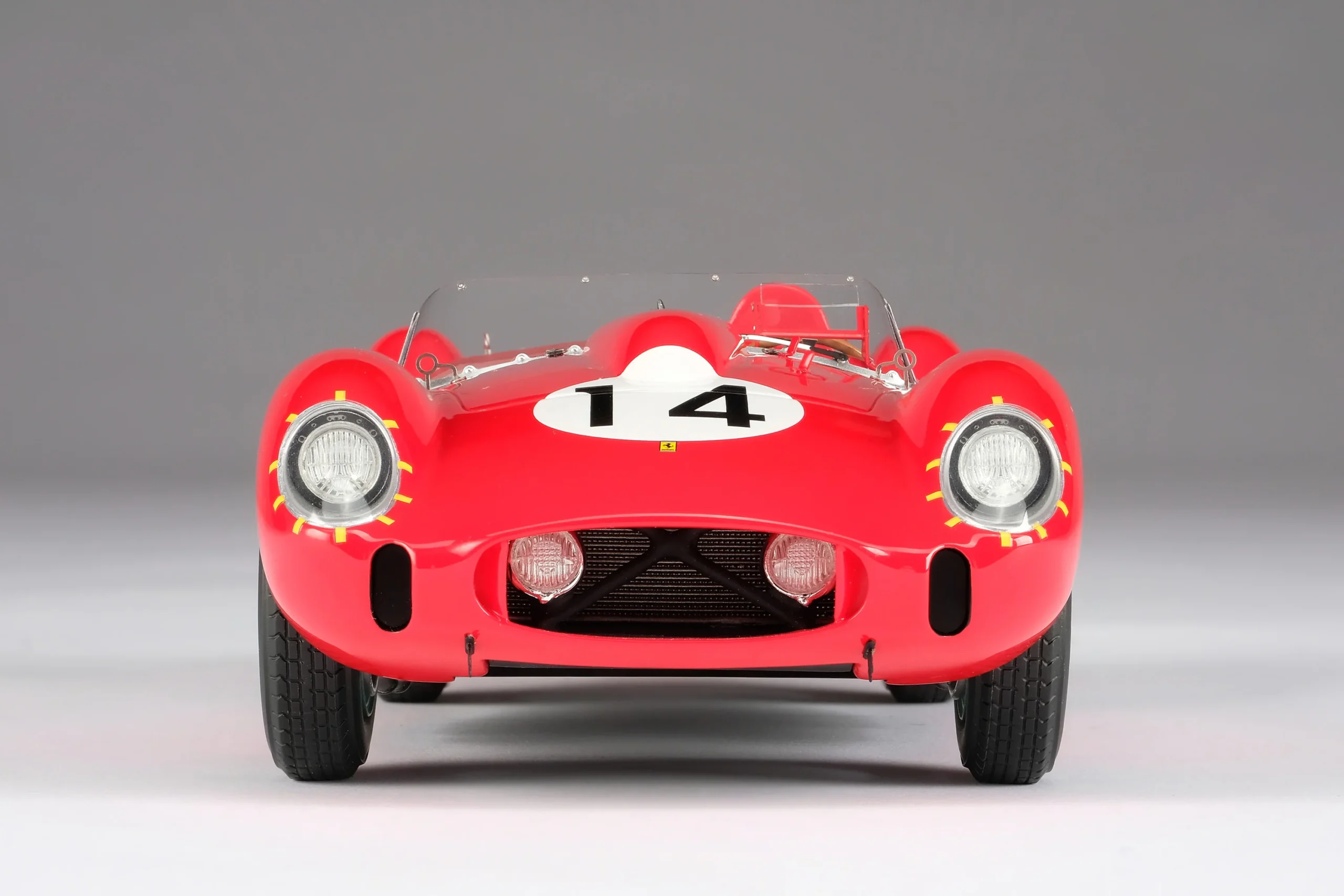 Amalgam Ferrari 250 TR - Le-Mans-Sieger 1958 1/18 – Bild 10