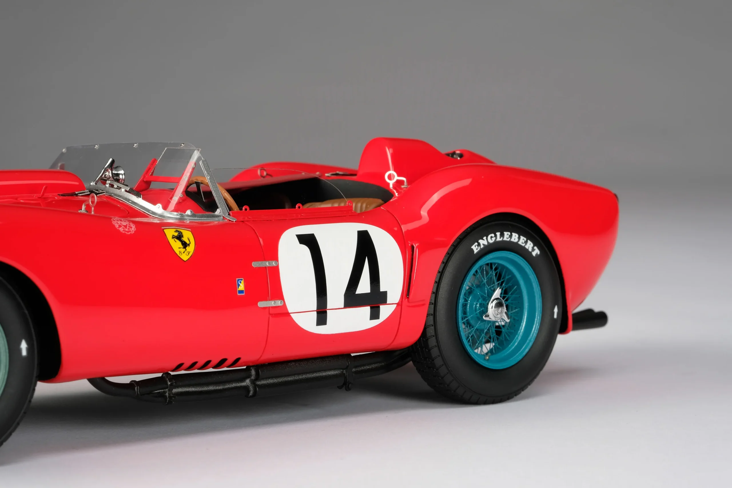 Amalgam Ferrari 250 TR - Le-Mans-Sieger 1958 1/18 – Bild 12