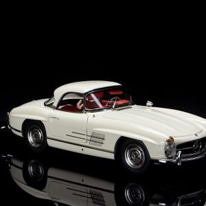 CMC Mercedes-Benz 300 SL blanc / rouge Limited Edition 1000 pcs. - 1/18