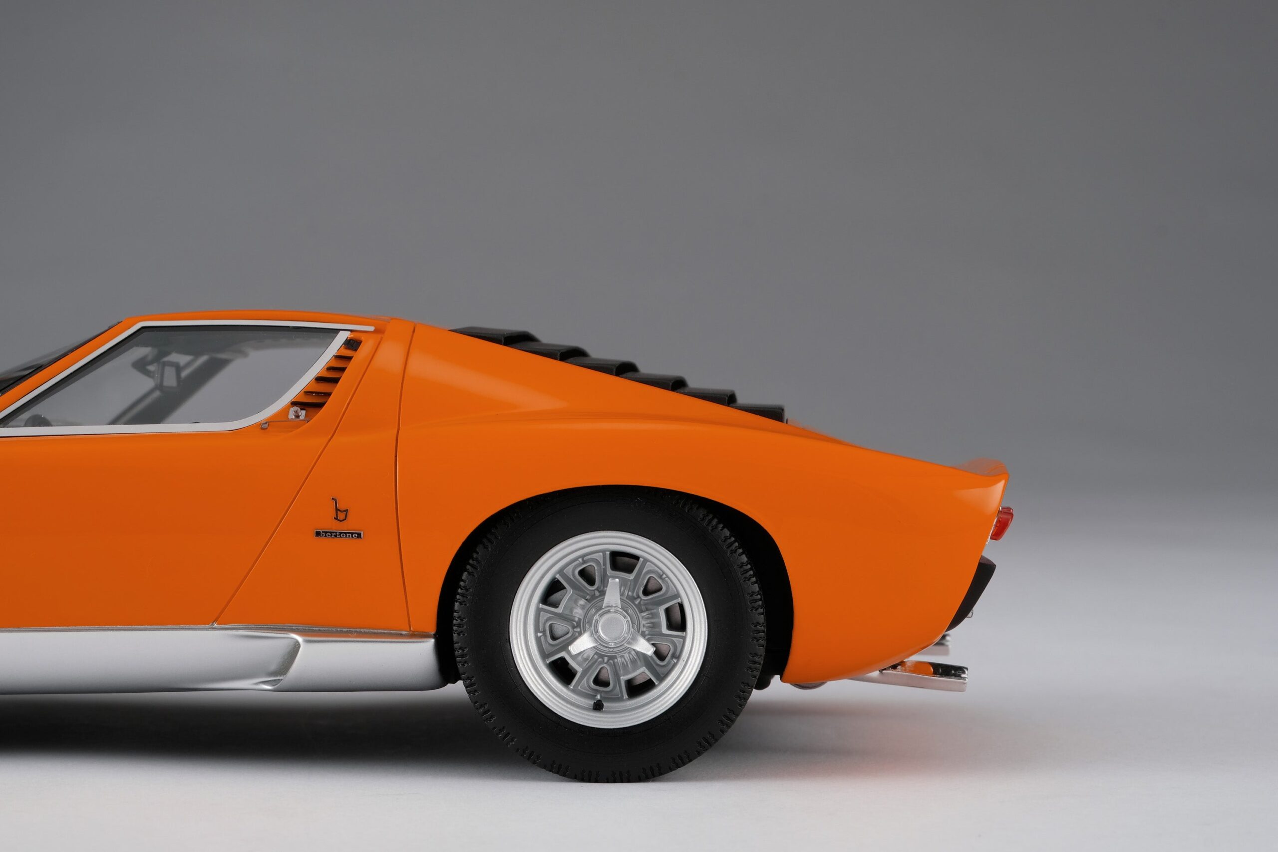 Amalgam Lamborghini Miura P400 SV | 1:18 - 画像27