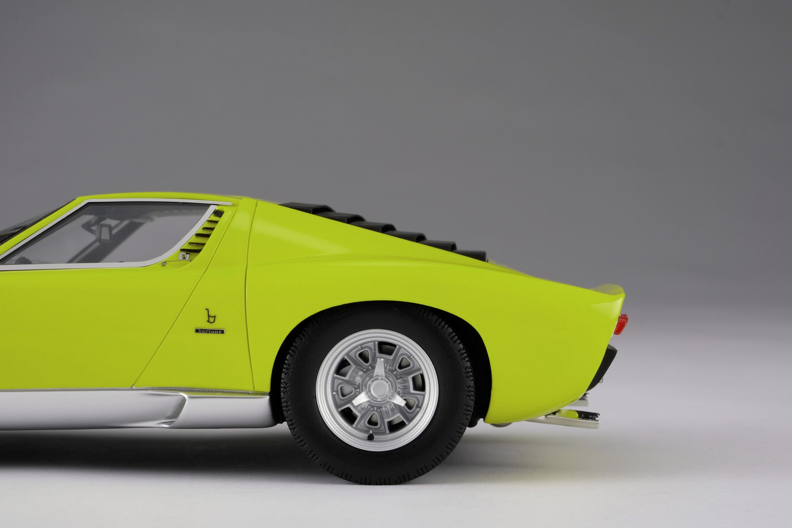 Amalgam Lamborghini Miura P400 SV | 1:18 - 画像42