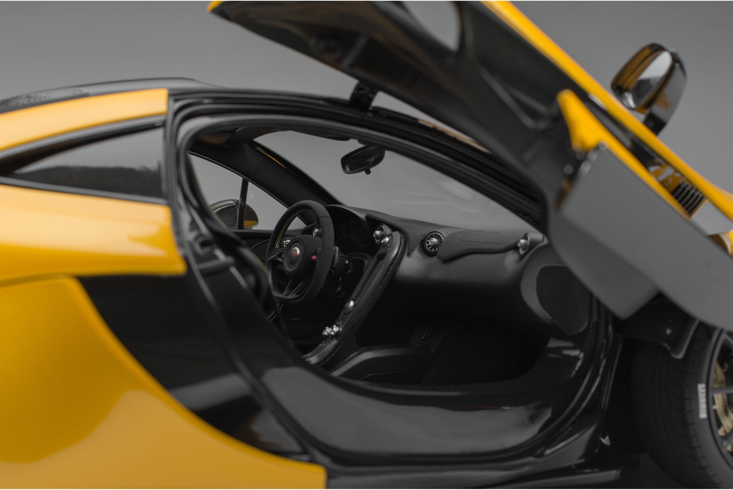 Amalgam McLaren P1 (2012) | 1:8 - Image 16