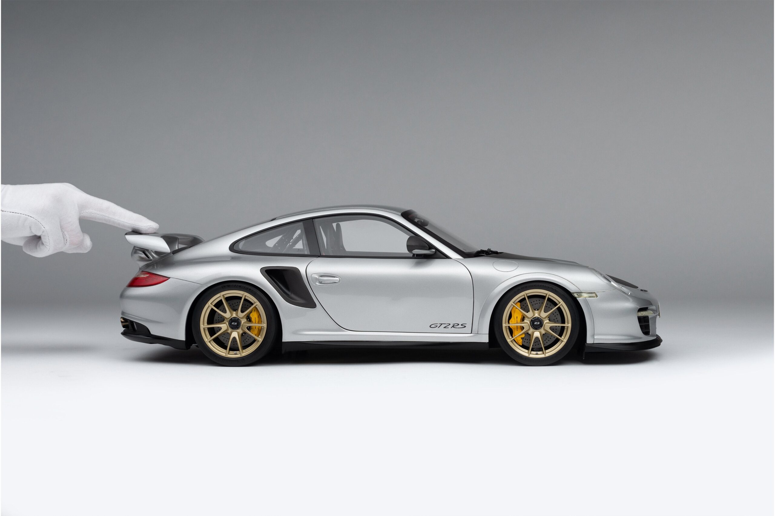 Amalgam Porsche 911 GT2 RS (2010) - Gelb | 1:8 – Bild 3