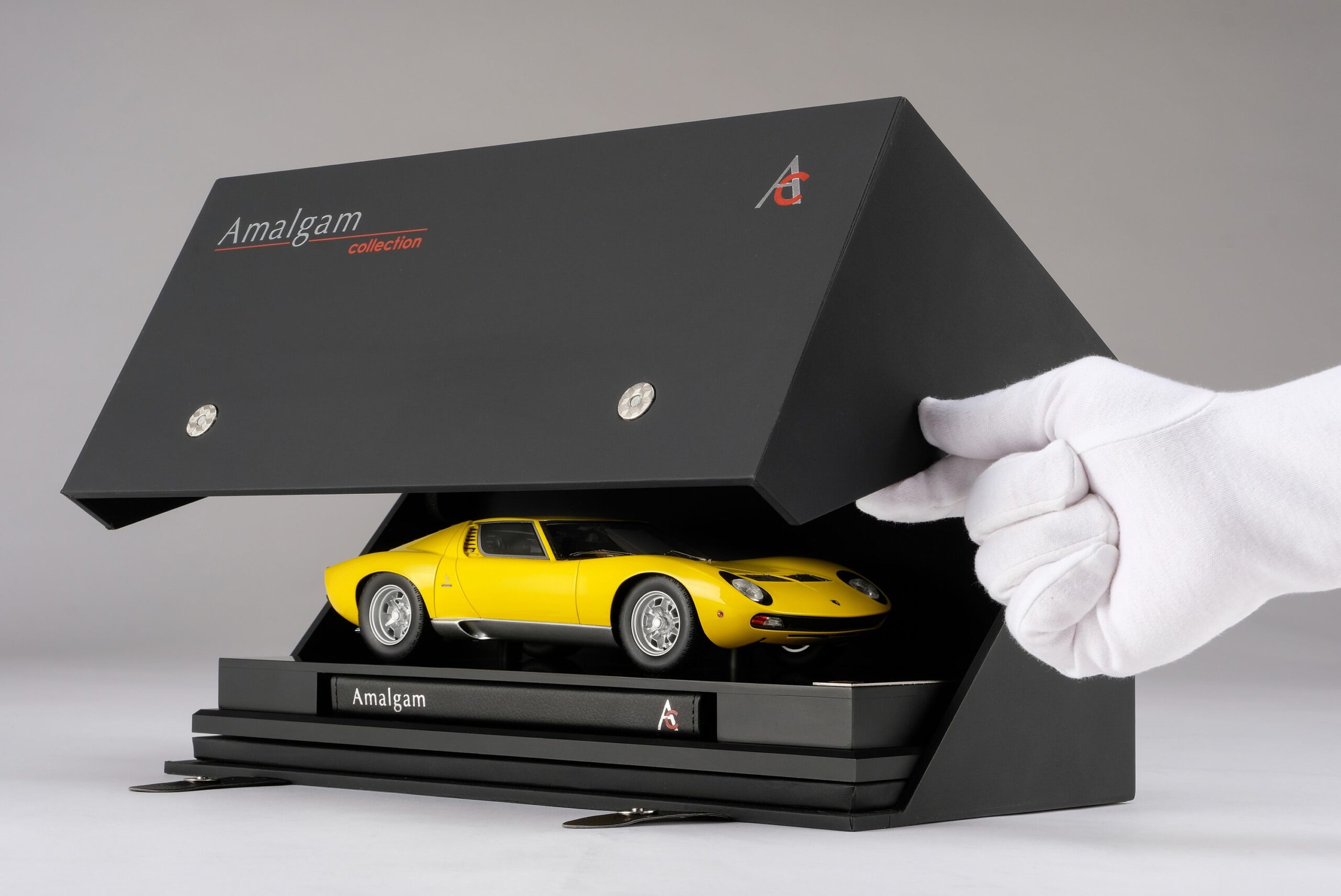 Amalgam Lamborghini Miura P400 SV | 1:18 - 画像16
