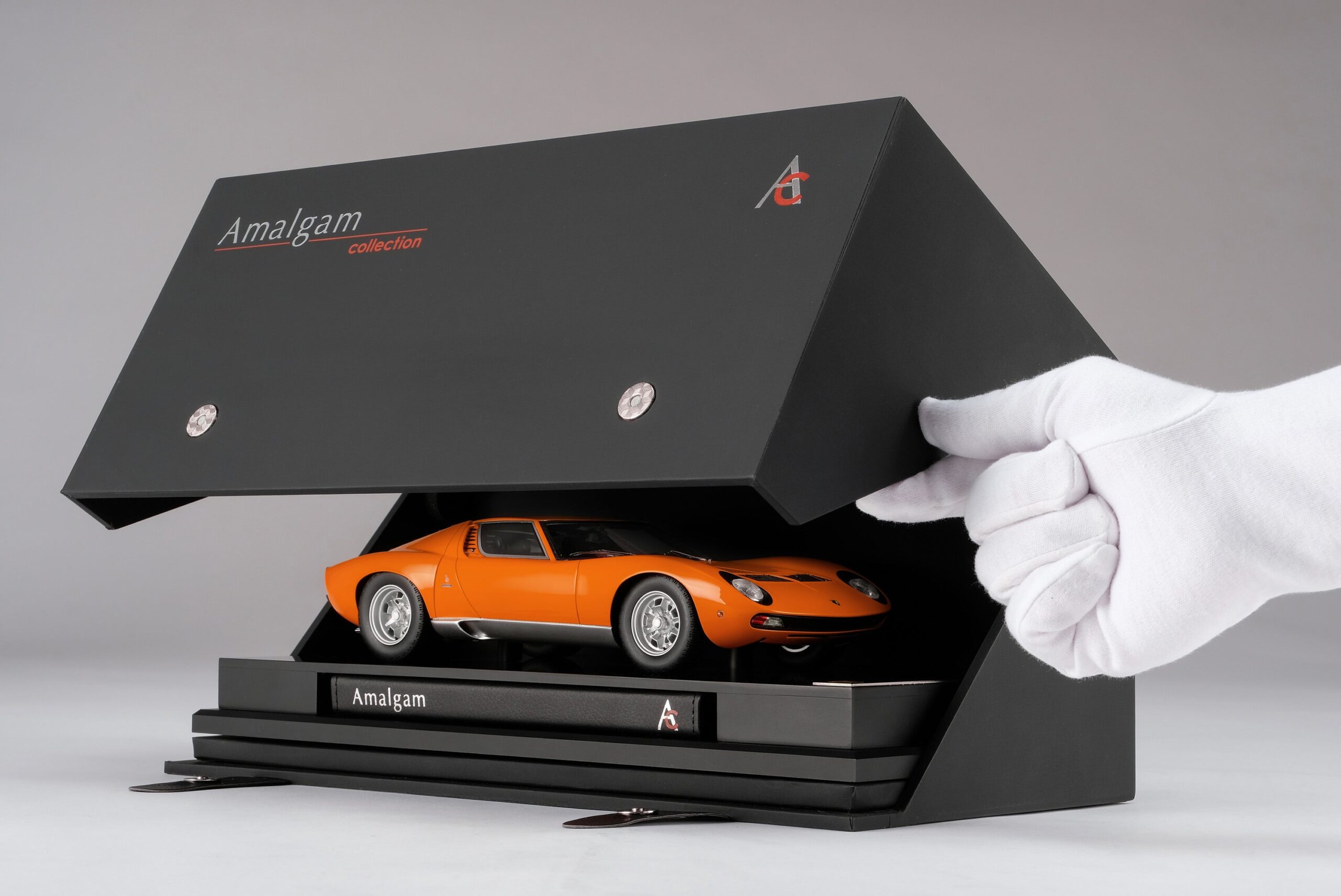 Amalgam Lamborghini Miura P400 SV | 1:18 - 画像31