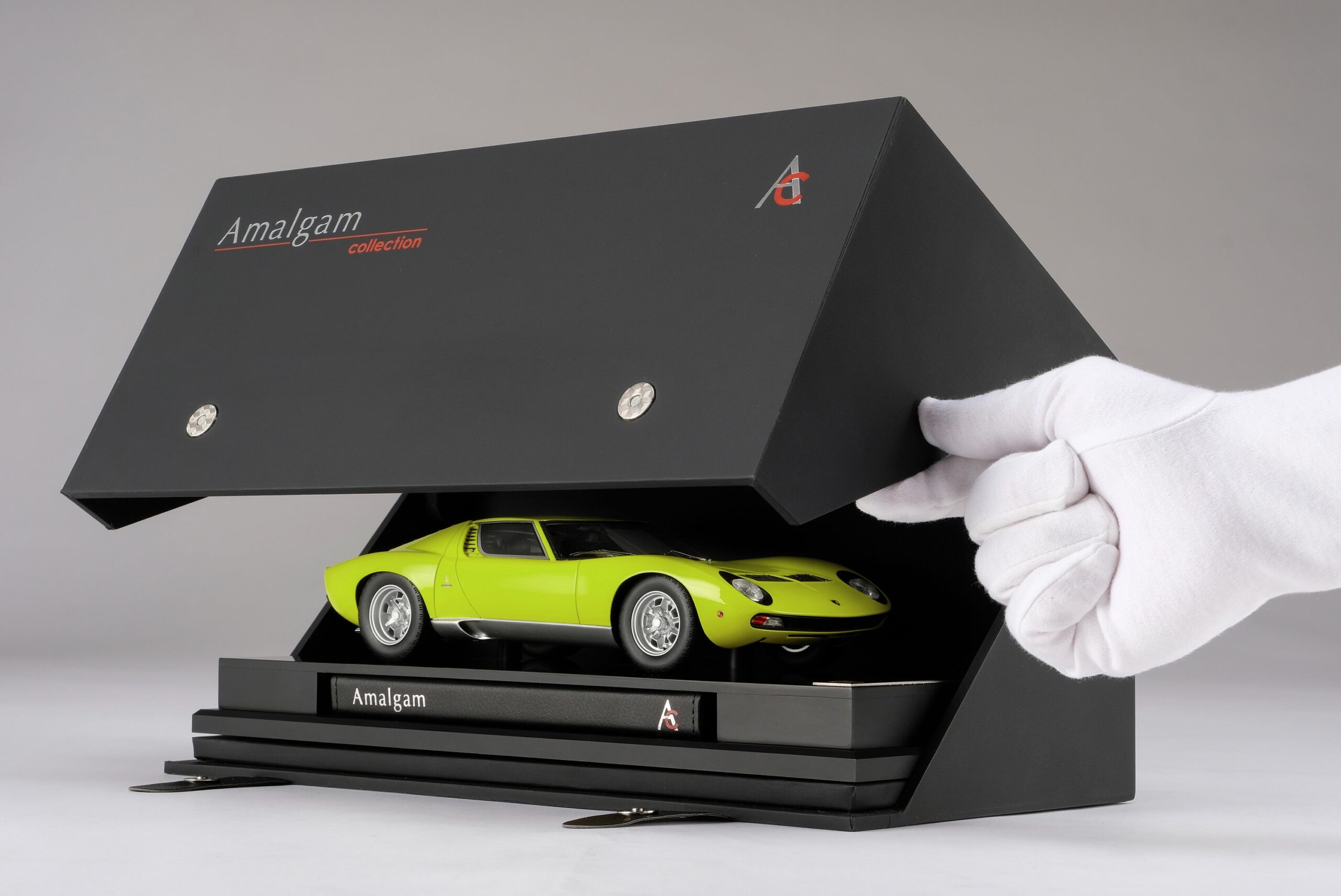Amalgam Lamborghini Miura P400 SV | 1:18 - 画像46