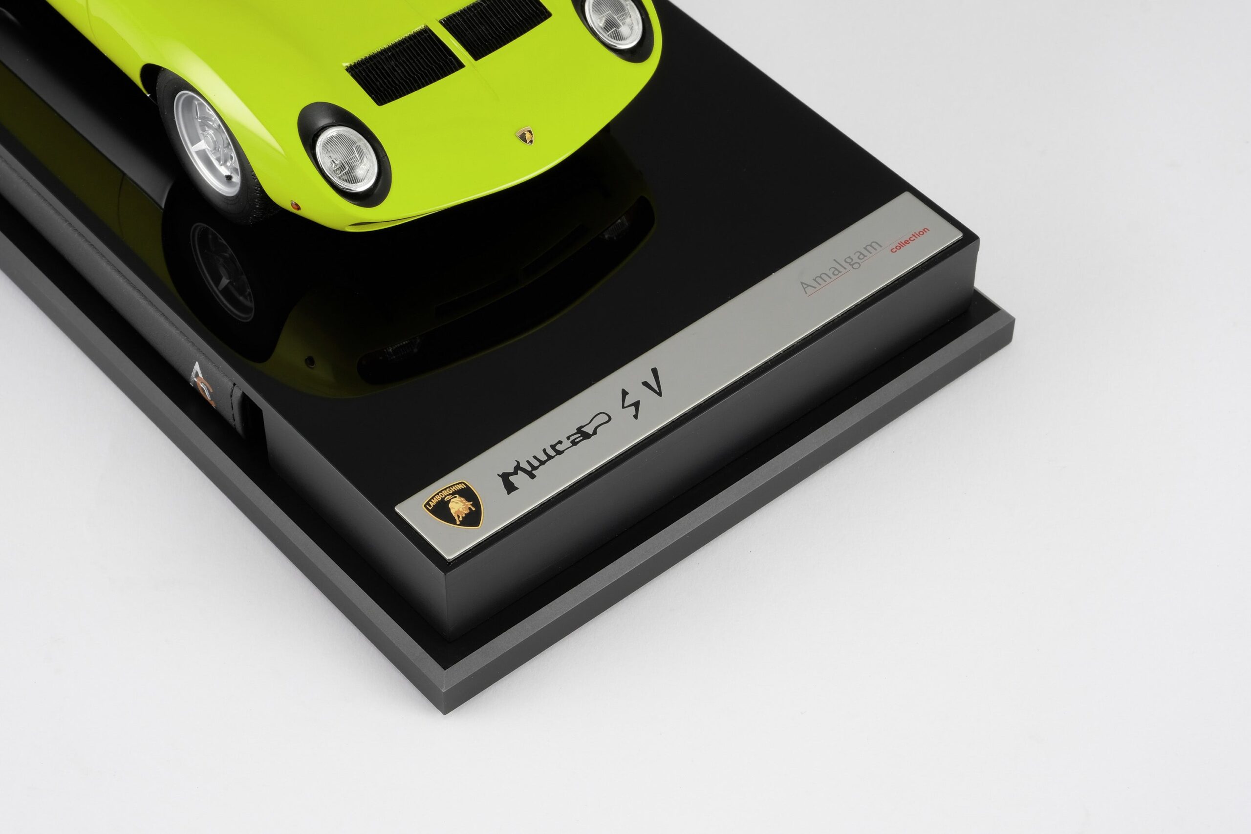 Amalgam Lamborghini Miura P400 SV | 1:18 - 画像47