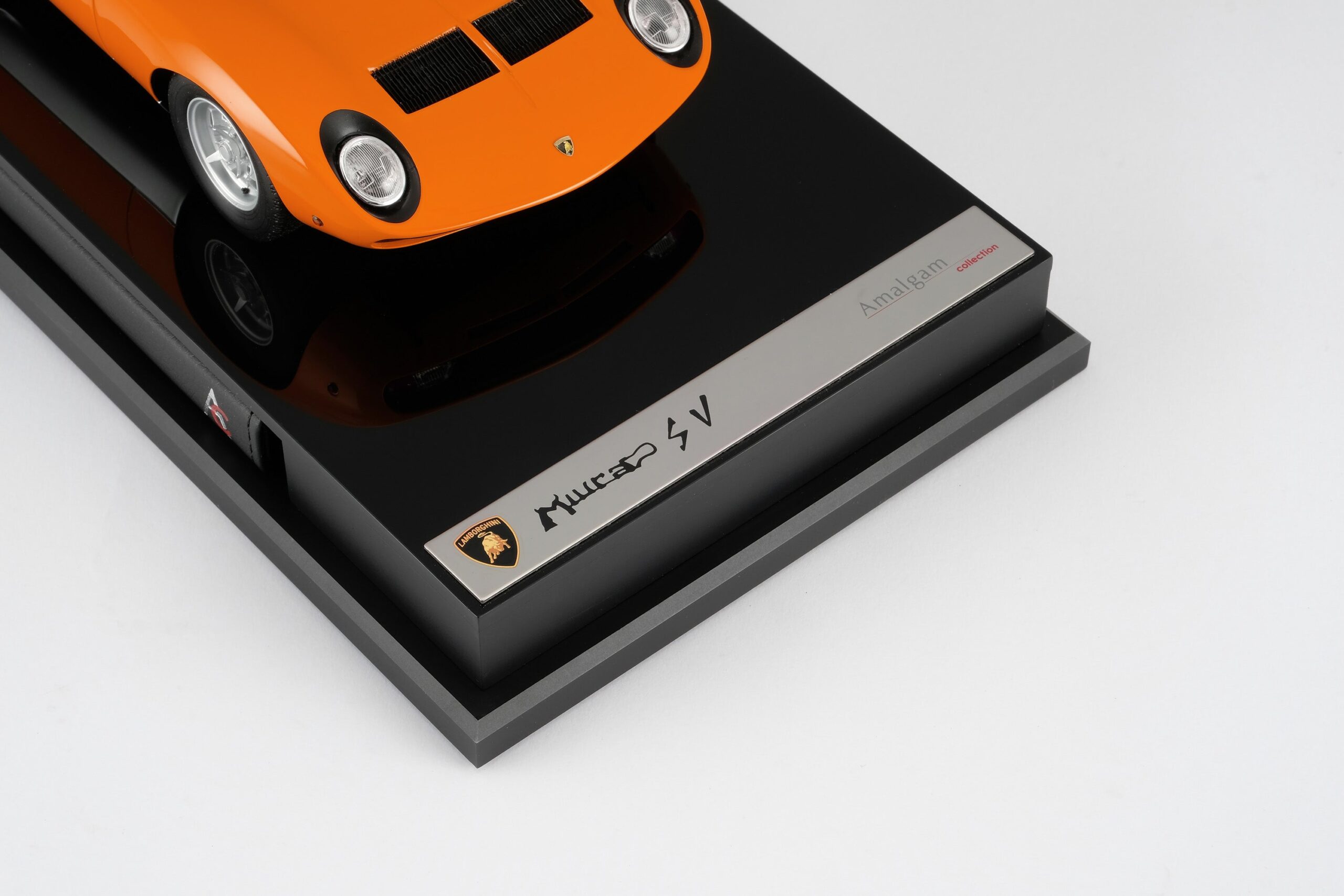 Amalgam Lamborghini Miura P400 SV | 1:18 - 画像32