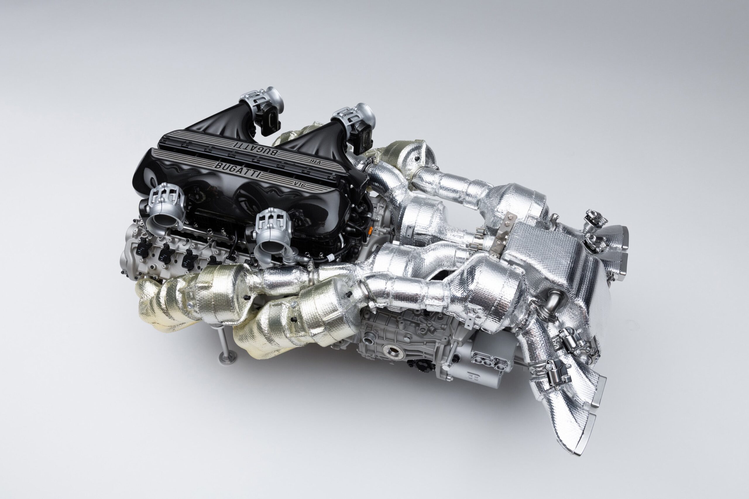 Amalgam Bugatti Tourbillon V16 Engine and Gearbox (2026) | 1:4 - Image 6
