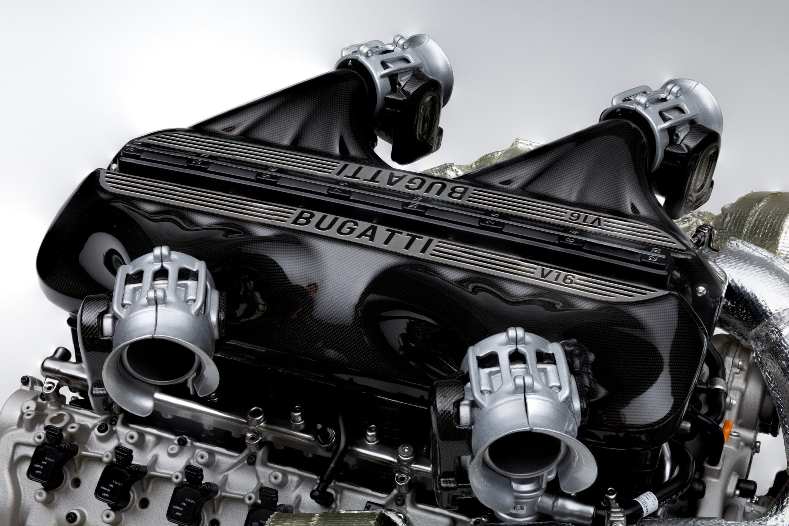Amalgam Bugatti Tourbillon V16 Engine and Gearbox (2026) | 1:4 - Image 7