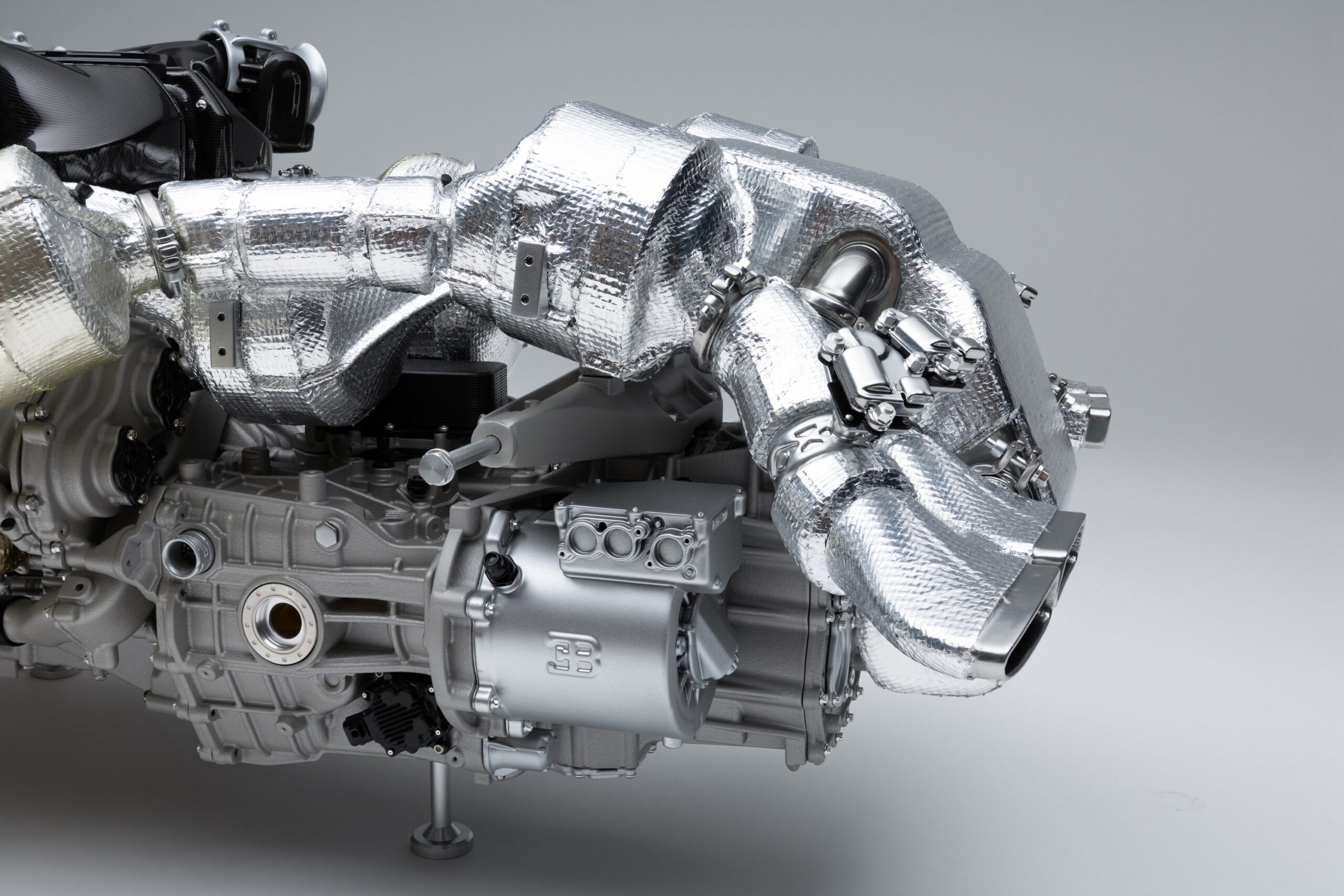 Amalgam Bugatti Tourbillon V16 Engine and Gearbox (2026) | 1:4 - Image 8