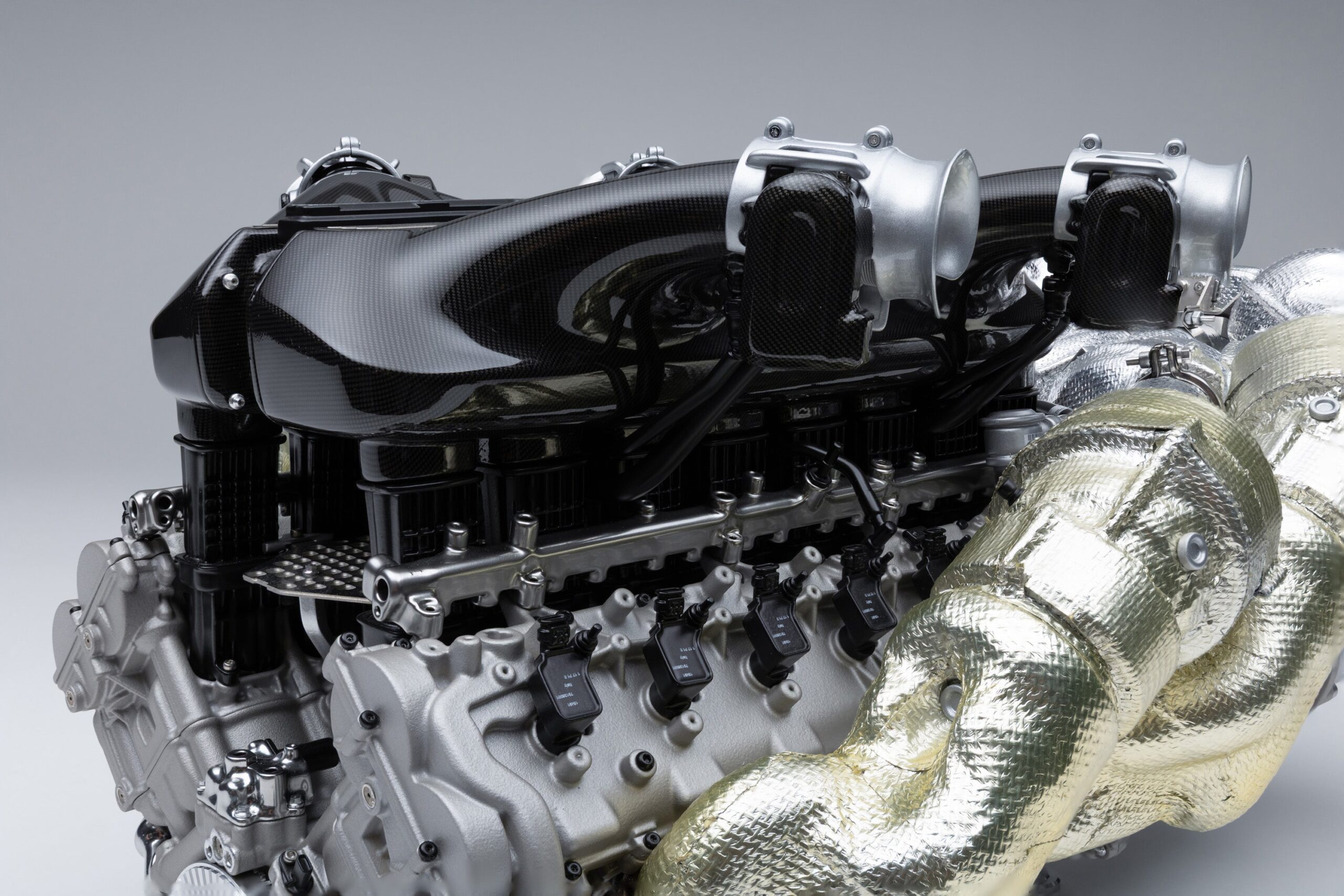 Amalgam Bugatti Tourbillon V16 Engine and Gearbox (2026) | 1:4 - Image 9