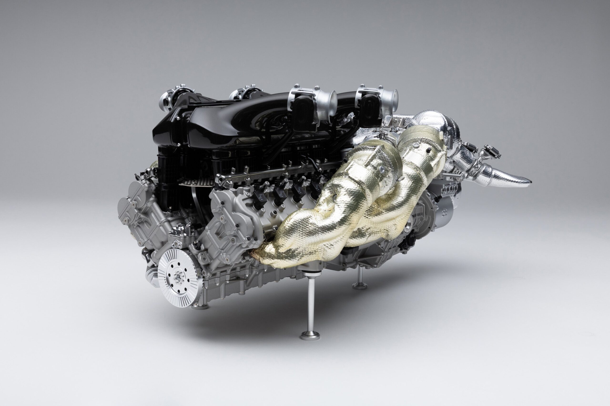 Amalgam Bugatti Tourbillon V16 Engine and Gearbox (2026) | 1:4 - Image 10