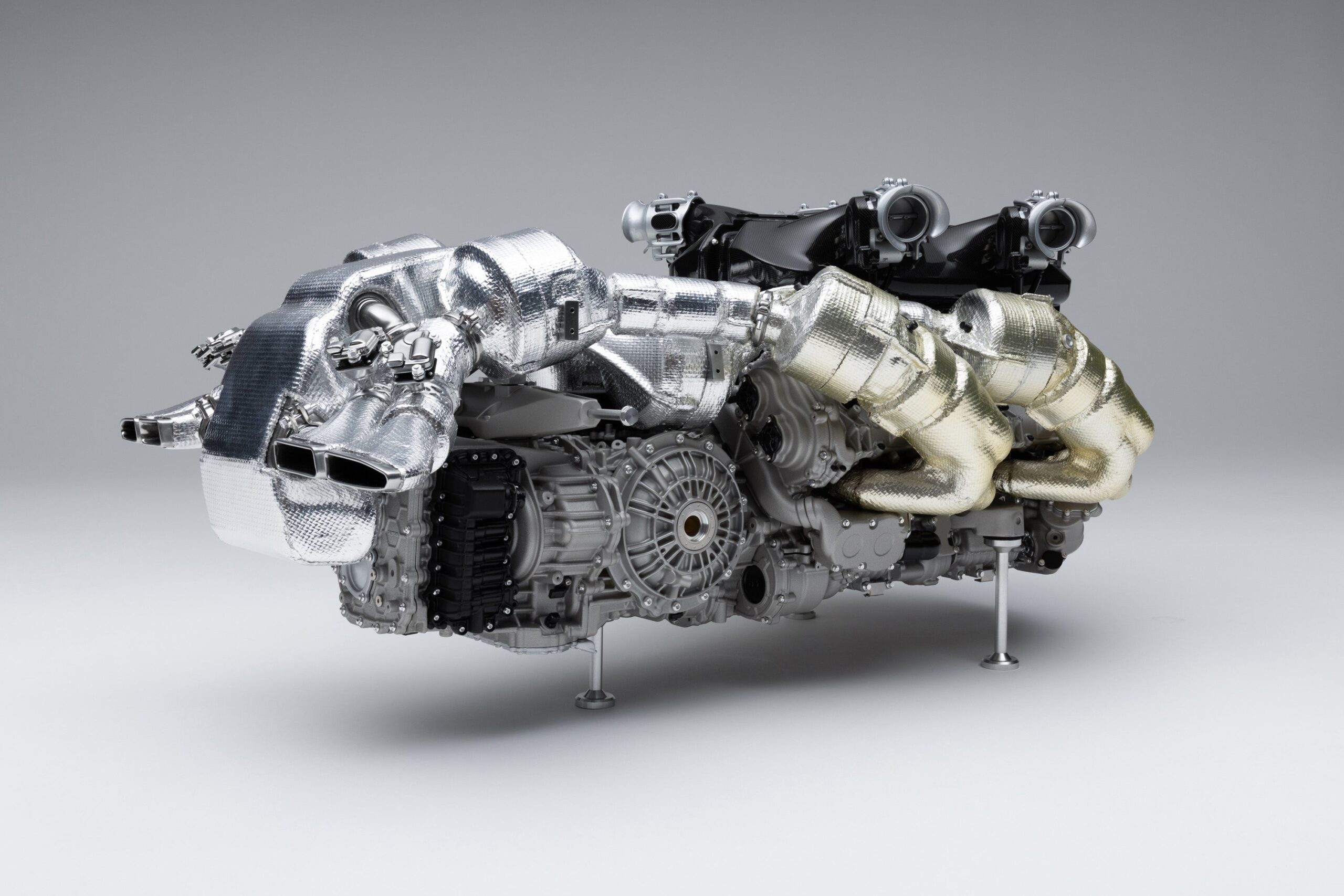 Amalgam Bugatti Tourbillon V16 Engine and Gearbox (2026) | 1:4 - Image 18