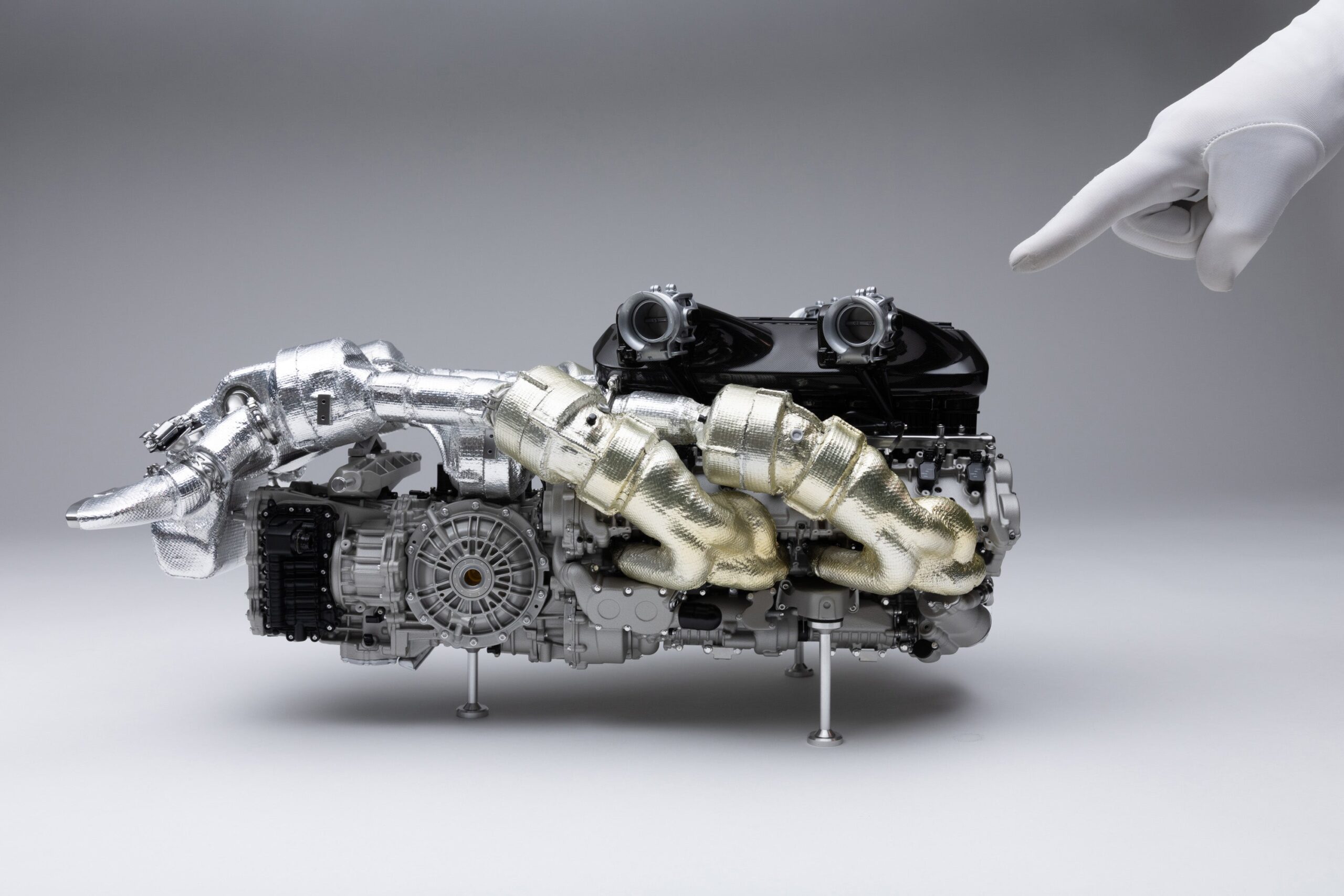 Amalgam Bugatti Tourbillon V16 Engine and Gearbox (2026) | 1:4 - Image 4