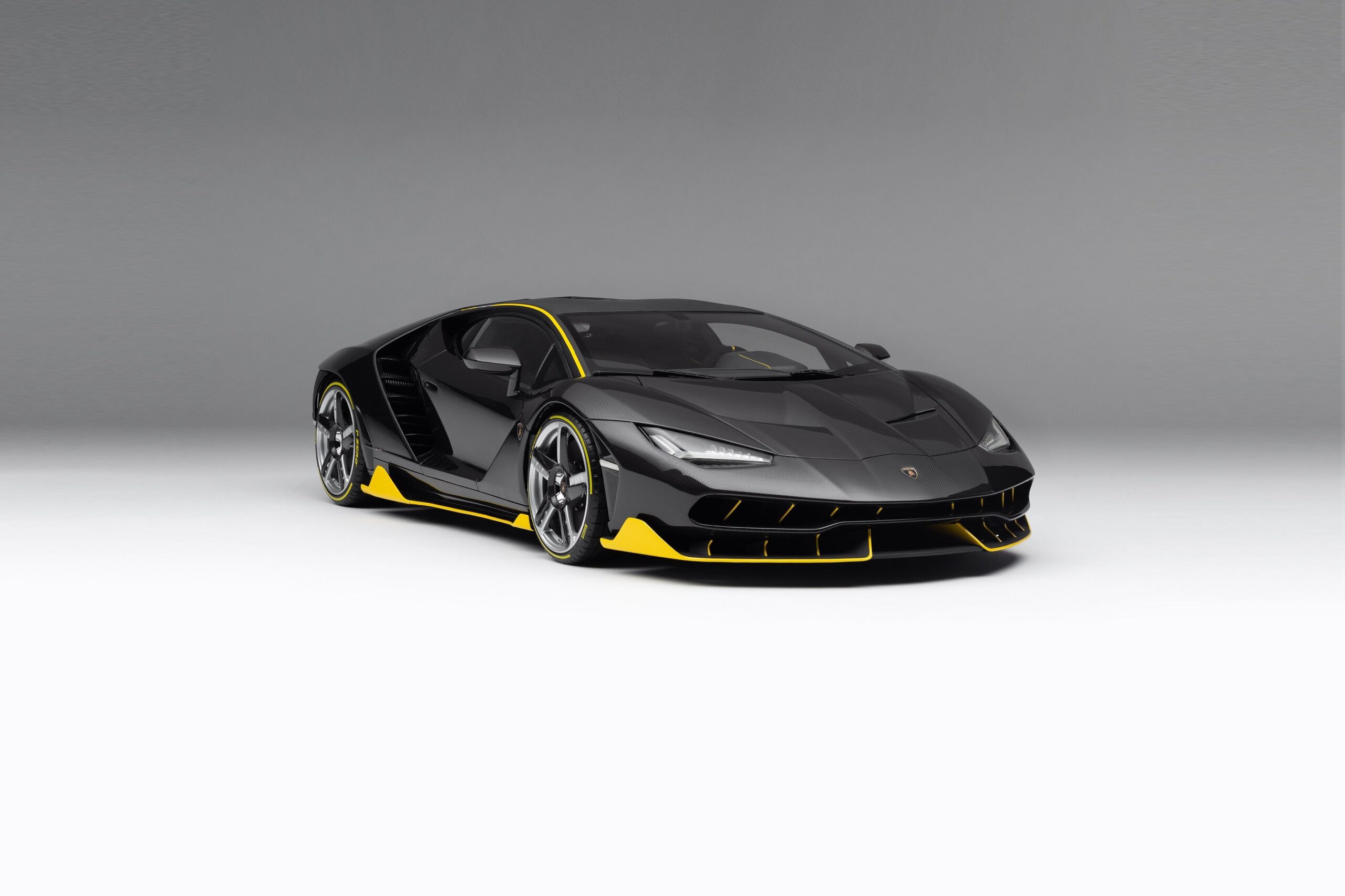 Amalgam Lamborghini Centenario Genfer Auto-Salon 2016 - Silber | 1:8 - Imagen 2