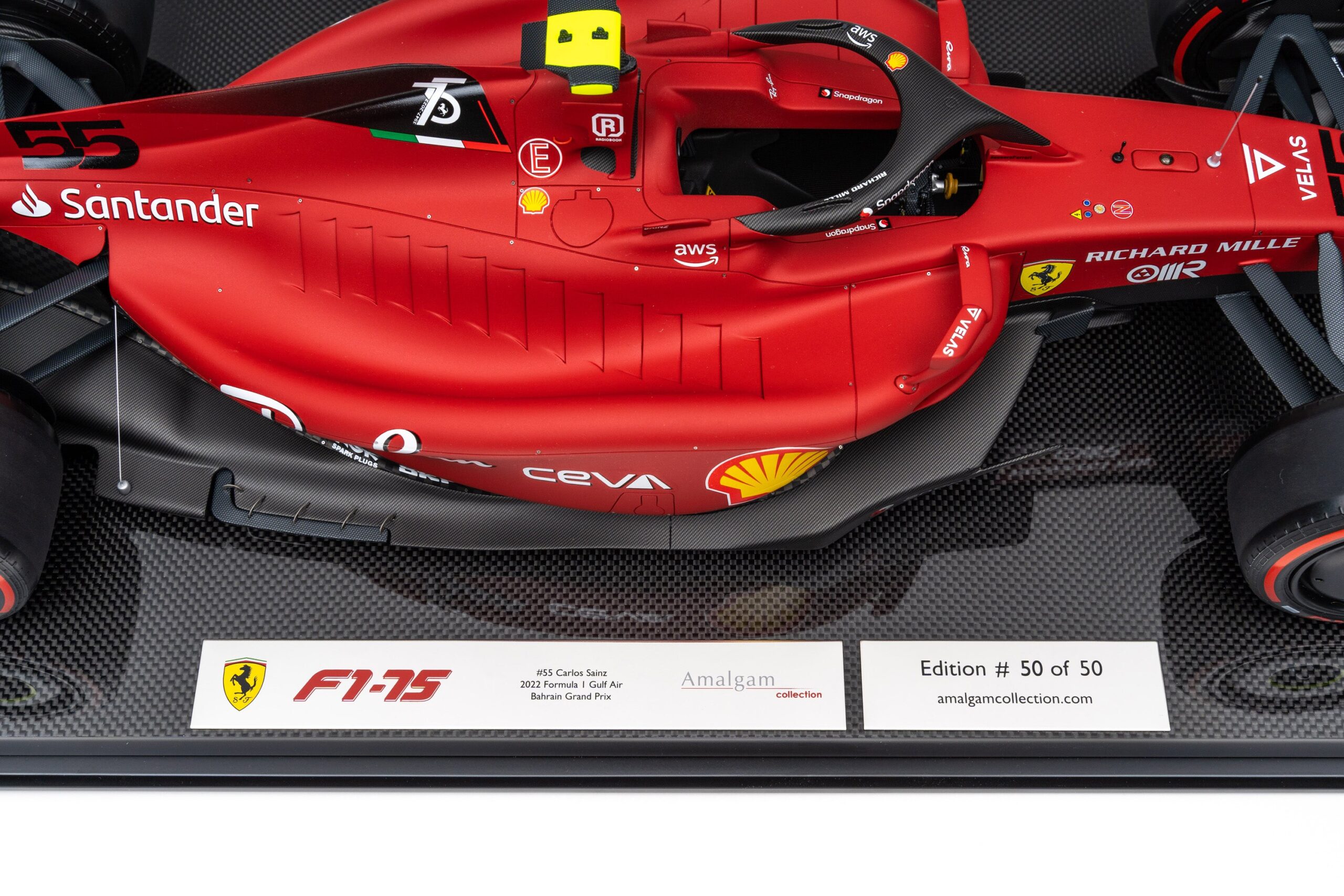 Amalgam Ferrari F1-75 2022 Bahrain Grand Prix - Dunkelrot | 1:8 - 画像7