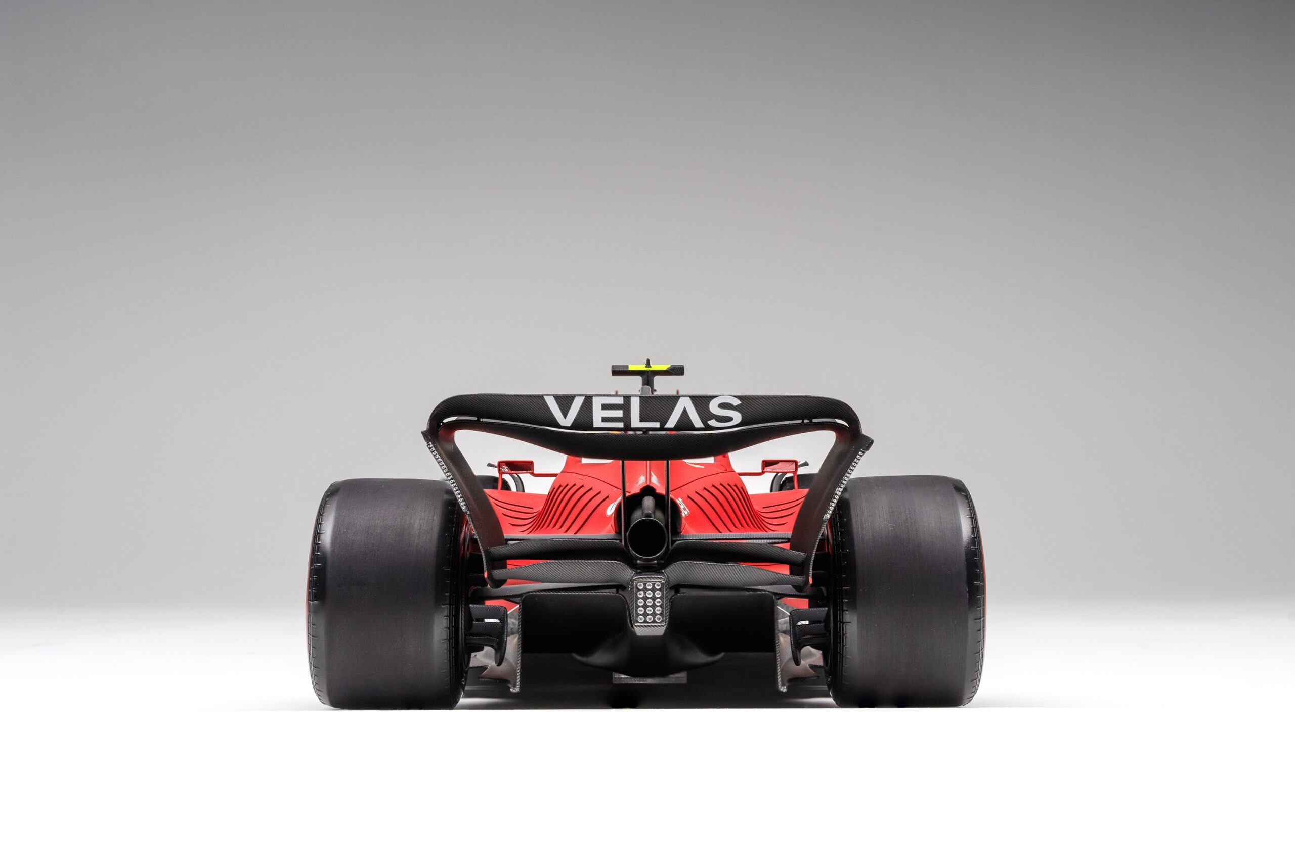 Amalgam Ferrari F1-75 2022 Bahrain Grand Prix - Dunkelrot | 1:8 - 画像6