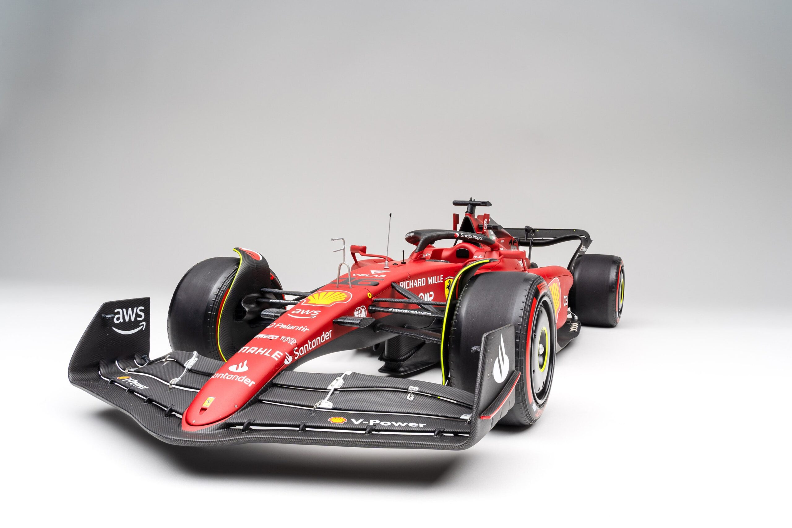 Amalgam Ferrari F1-75 2022 Bahrain Grand Prix - Dunkelrot | 1:8 - 画像21