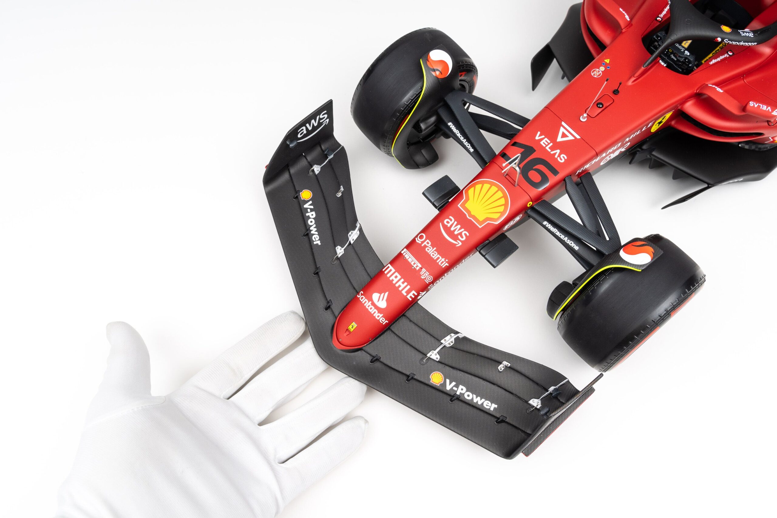 Amalgam Ferrari F1-75 2022 Bahrain Grand Prix - Dunkelrot | 1:8 - 画像15