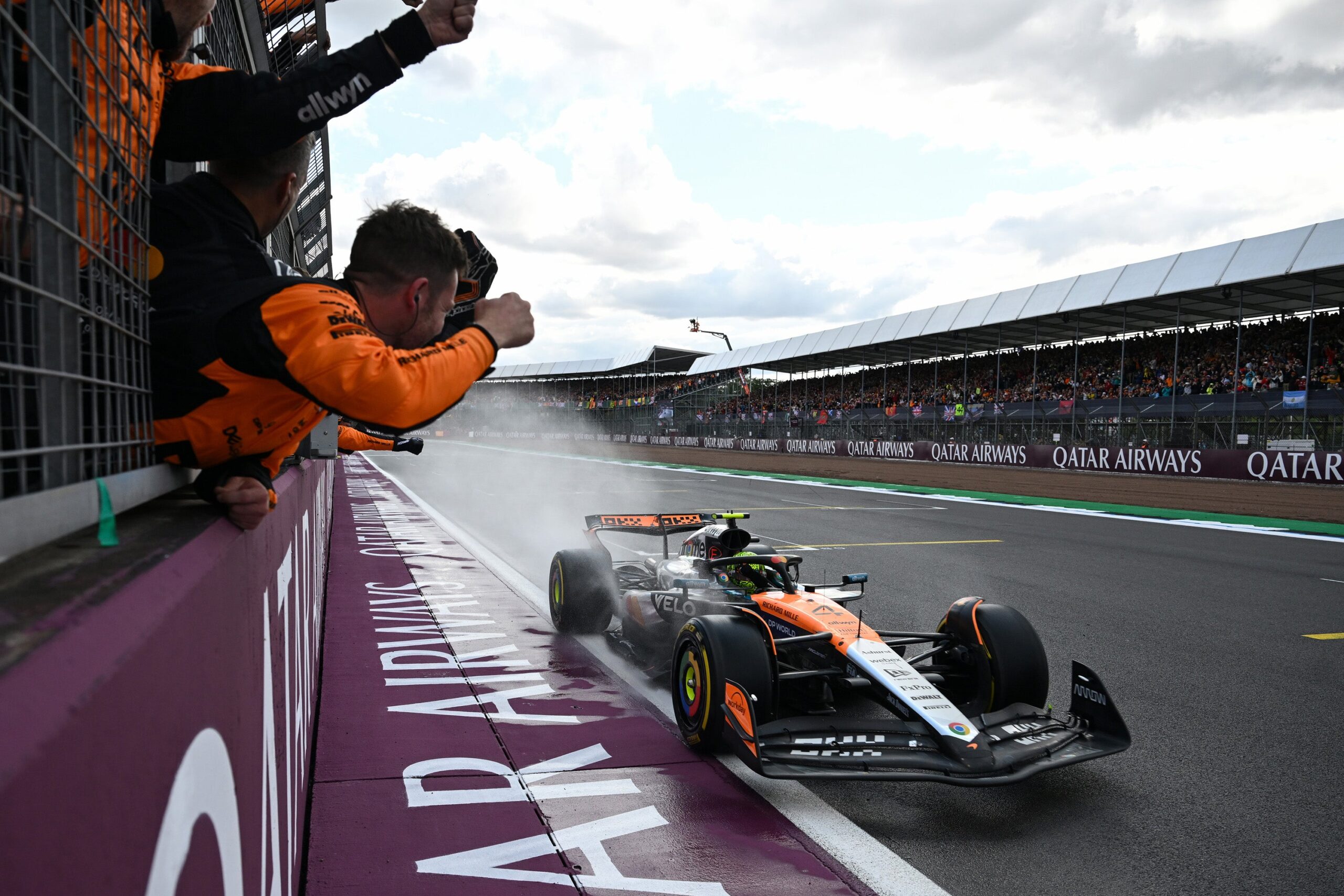 Amalgam McLaren MCL39 2025 British Grand Prix - Chrom / Orange | 1:8 - 画像5