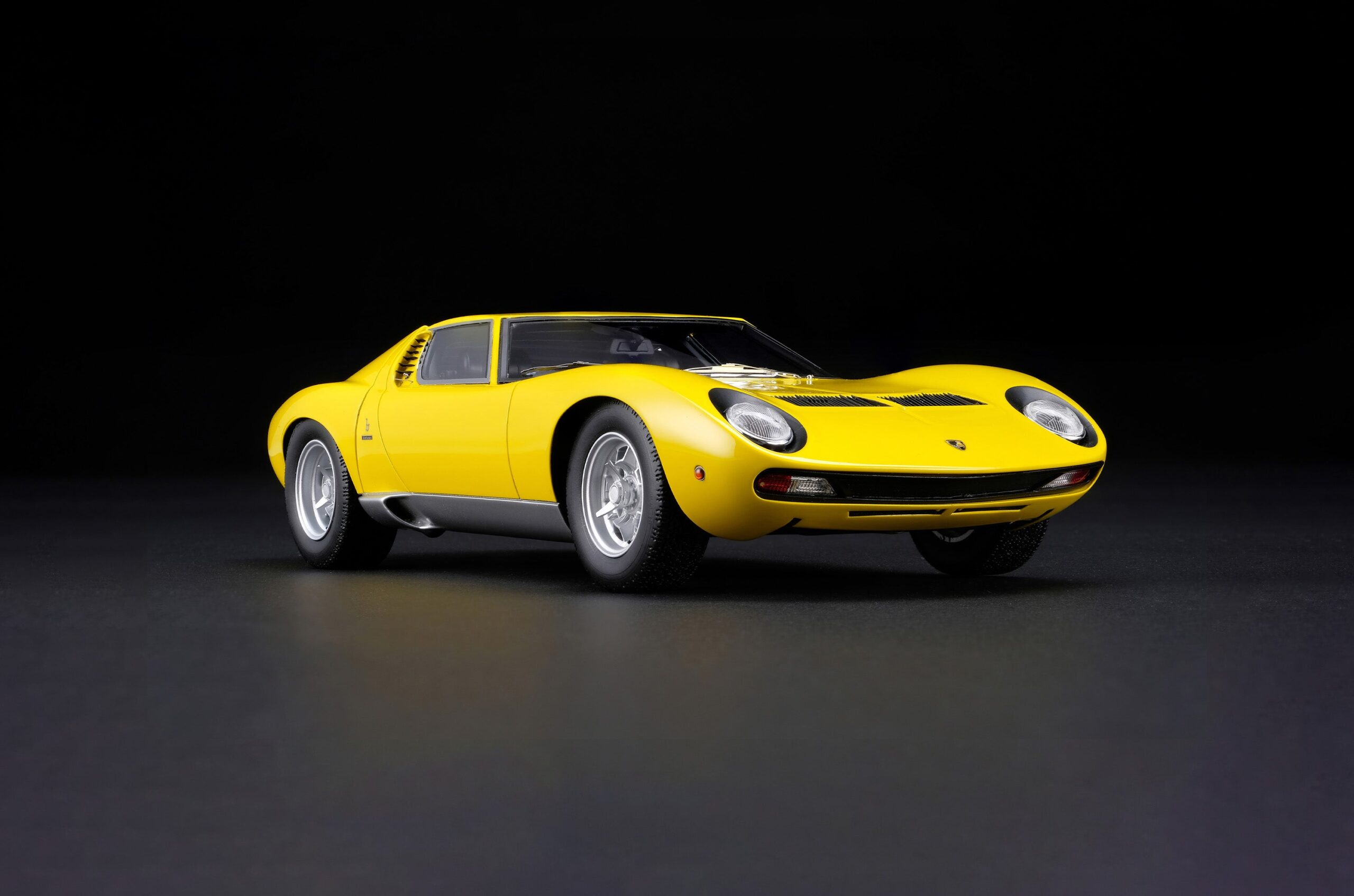 Amalgam Lamborghini Miura P400 SV | 1:18 - 画像5