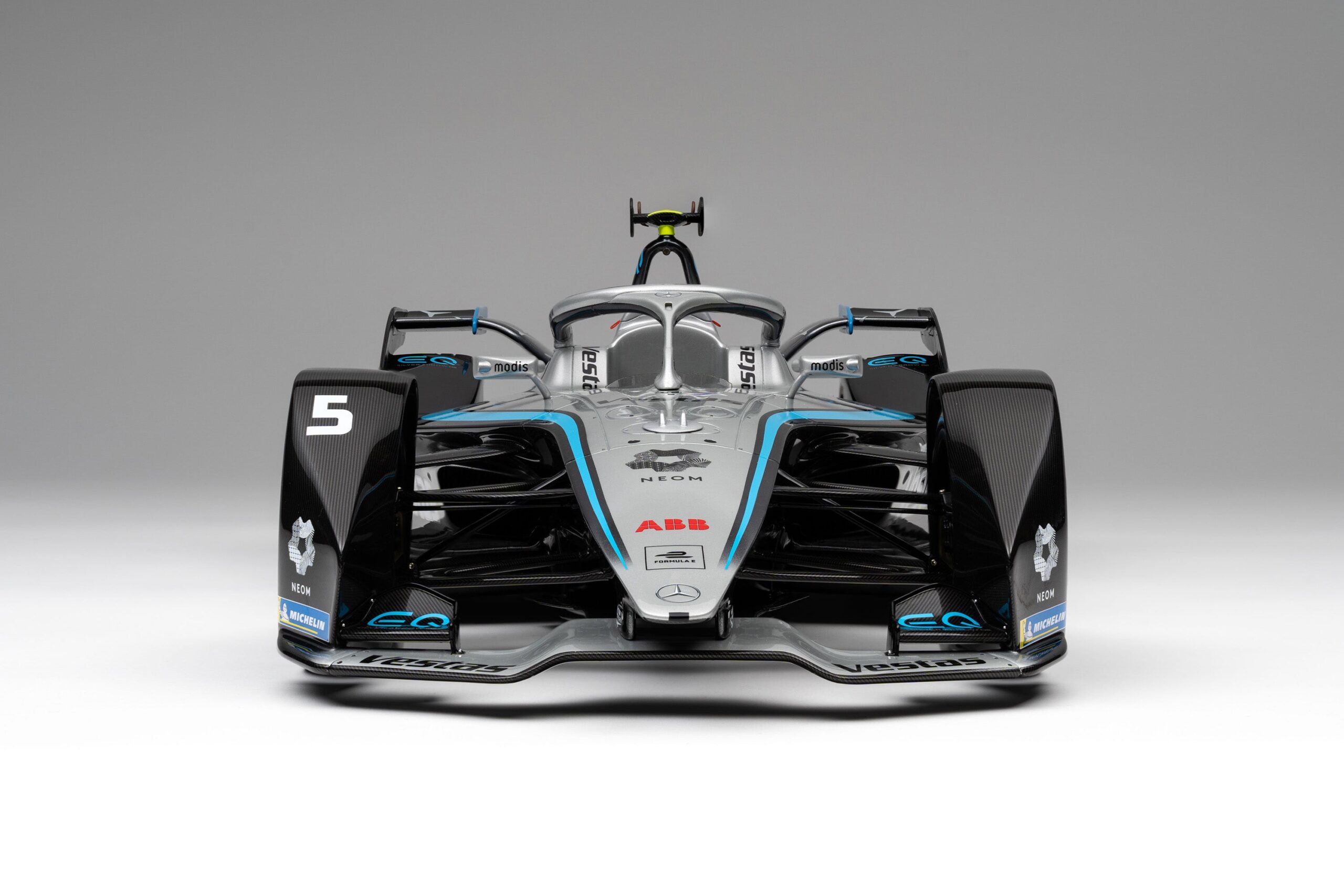 Amalgam Mercedes-Benz EQ Silver Arrow 02 Gen2 Season 7 (2020-21) - Silber | 1:8 - Image 16