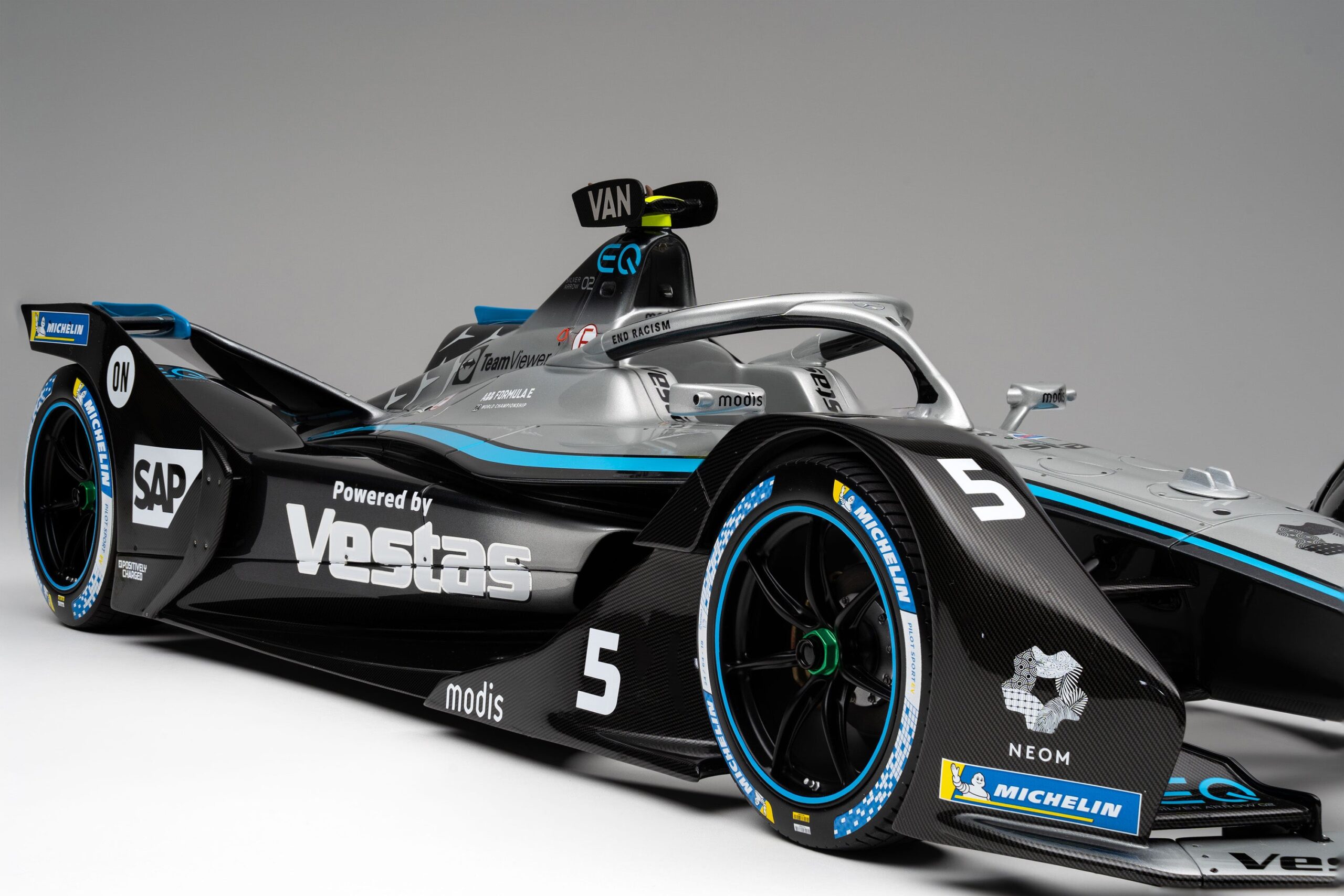 Amalgam Mercedes-Benz EQ Silver Arrow 02 Gen2 Season 7 (2020-21) - Silber | 1:8 - Image 24