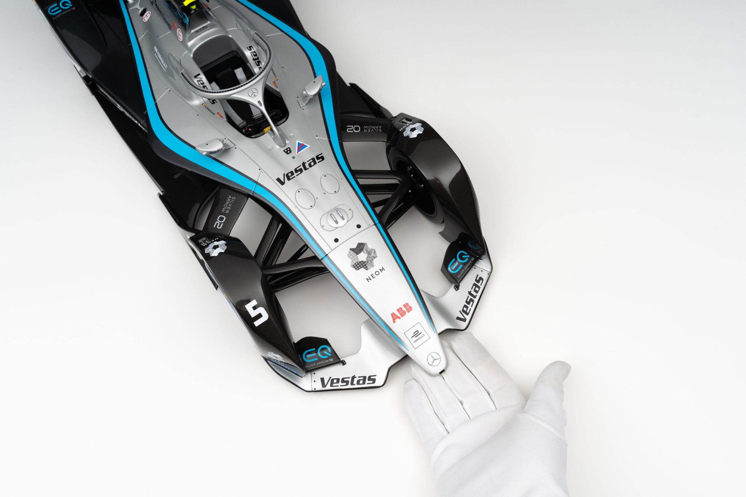Amalgam Mercedes-Benz EQ Silver Arrow 02 Gen2 Season 7 (2020-21) - Silber | 1:8 - Image 15