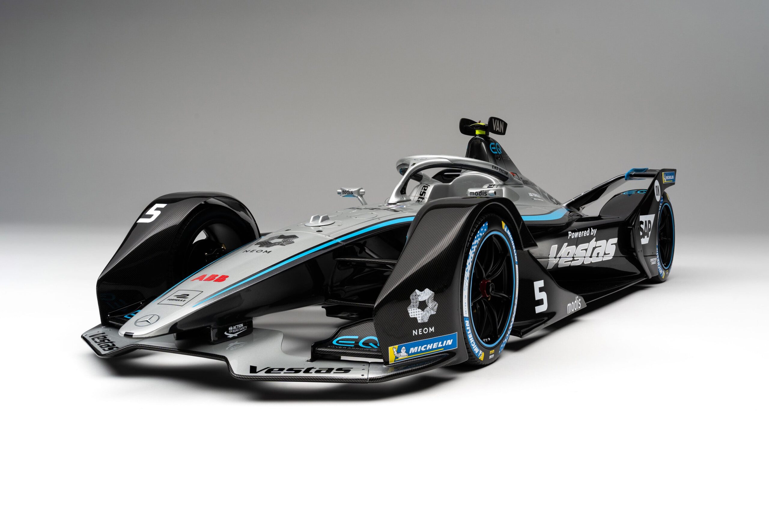 Amalgam Mercedes-Benz EQ Silver Arrow 02 Gen2 Season 7 (2020-21) - Silber | 1:8 - Image 25