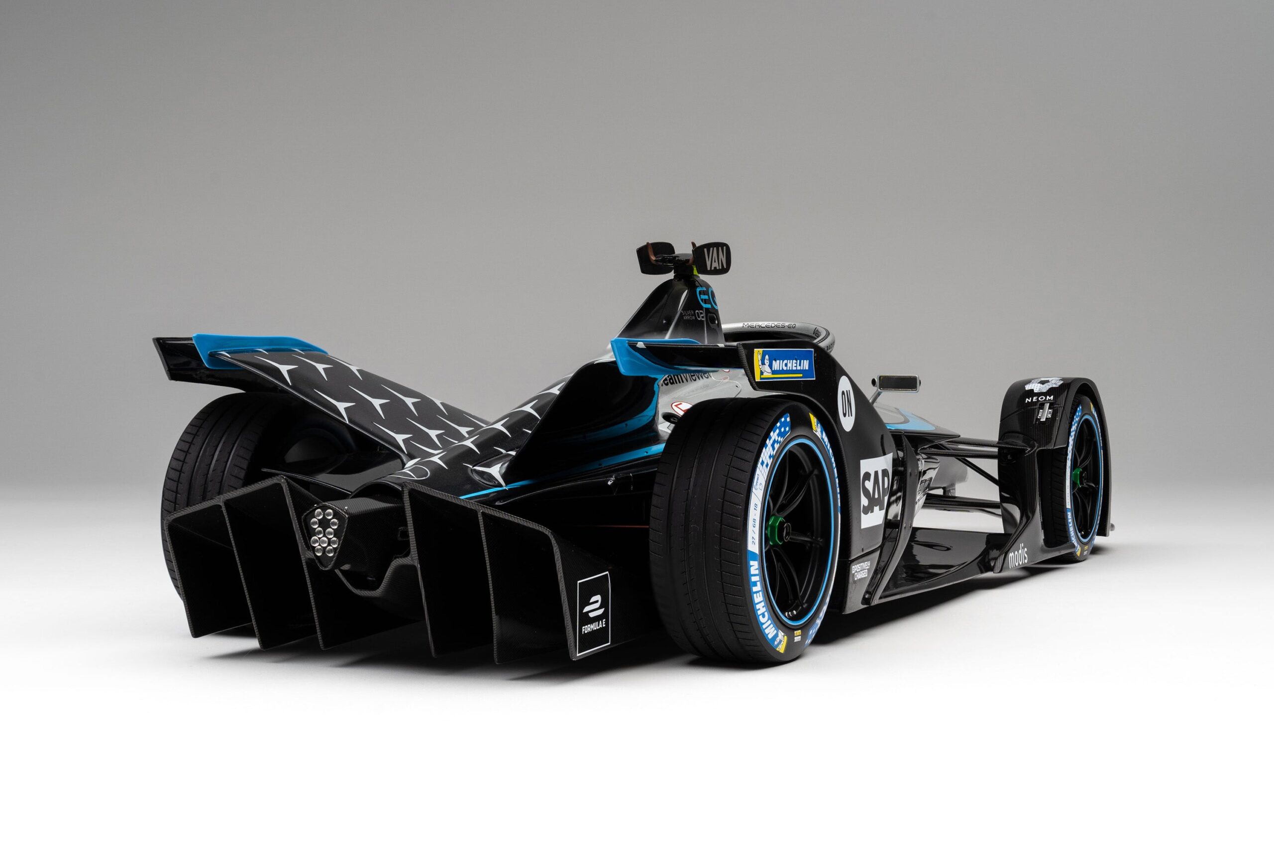 Amalgam Mercedes-Benz EQ Silver Arrow 02 Gen2 Season 7 (2020-21) - Silber | 1:8 - Image 26