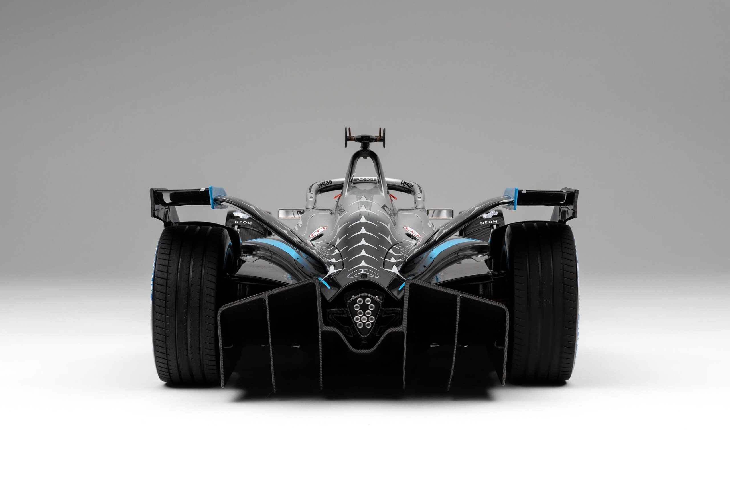 Amalgam Mercedes-Benz EQ Silver Arrow 02 Gen2 Season 7 (2020-21) - Silber | 1:8 - Image 17