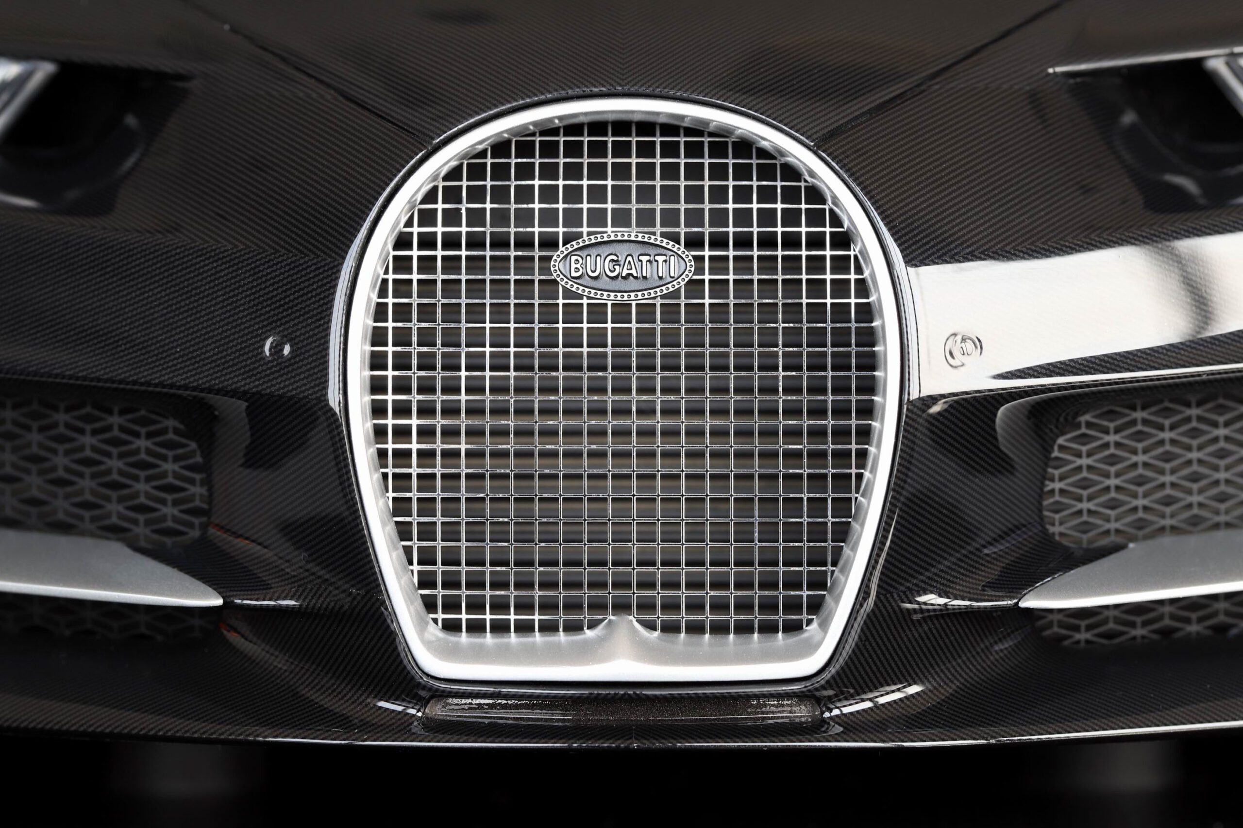 MR Collection Bugatti Chiron Sport Noire Elegance | 1:8 - Image 3