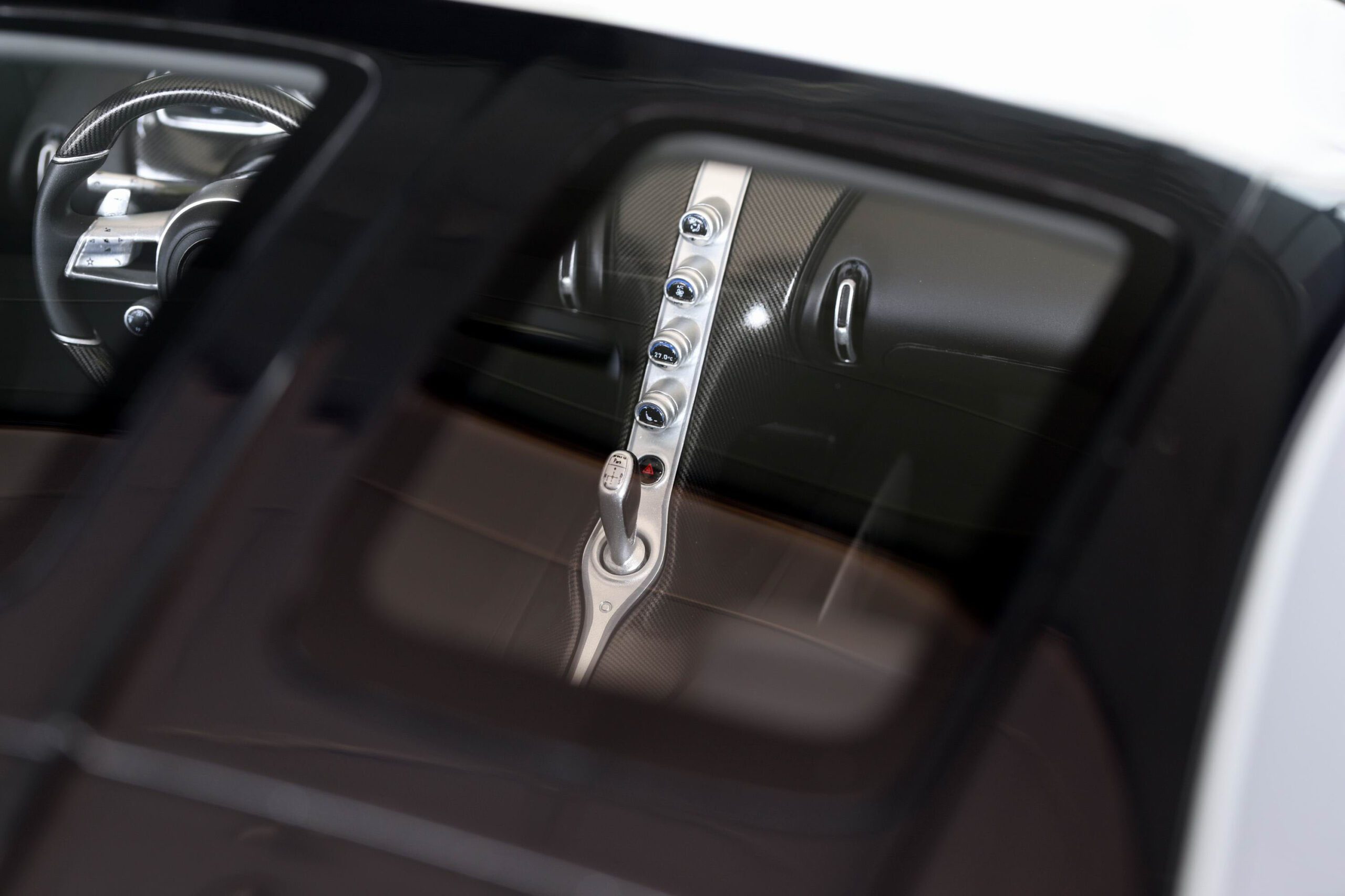 MR Collection Bugatti Chiron Sport Noire Elegance | 1:8 - Image 10