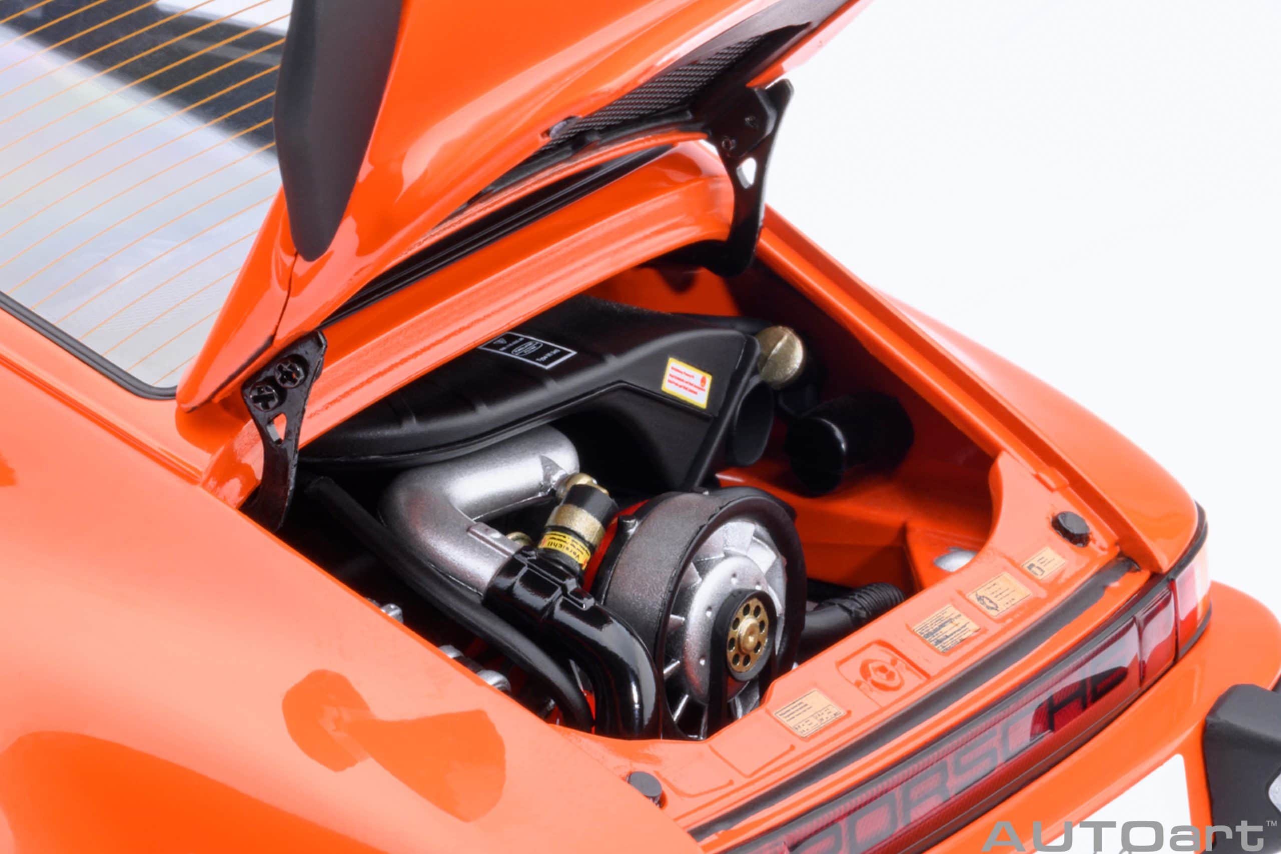 AUTOart Porsche 911 (930) Turbo 3.0 1:18 - Continental Orange – Bild 13