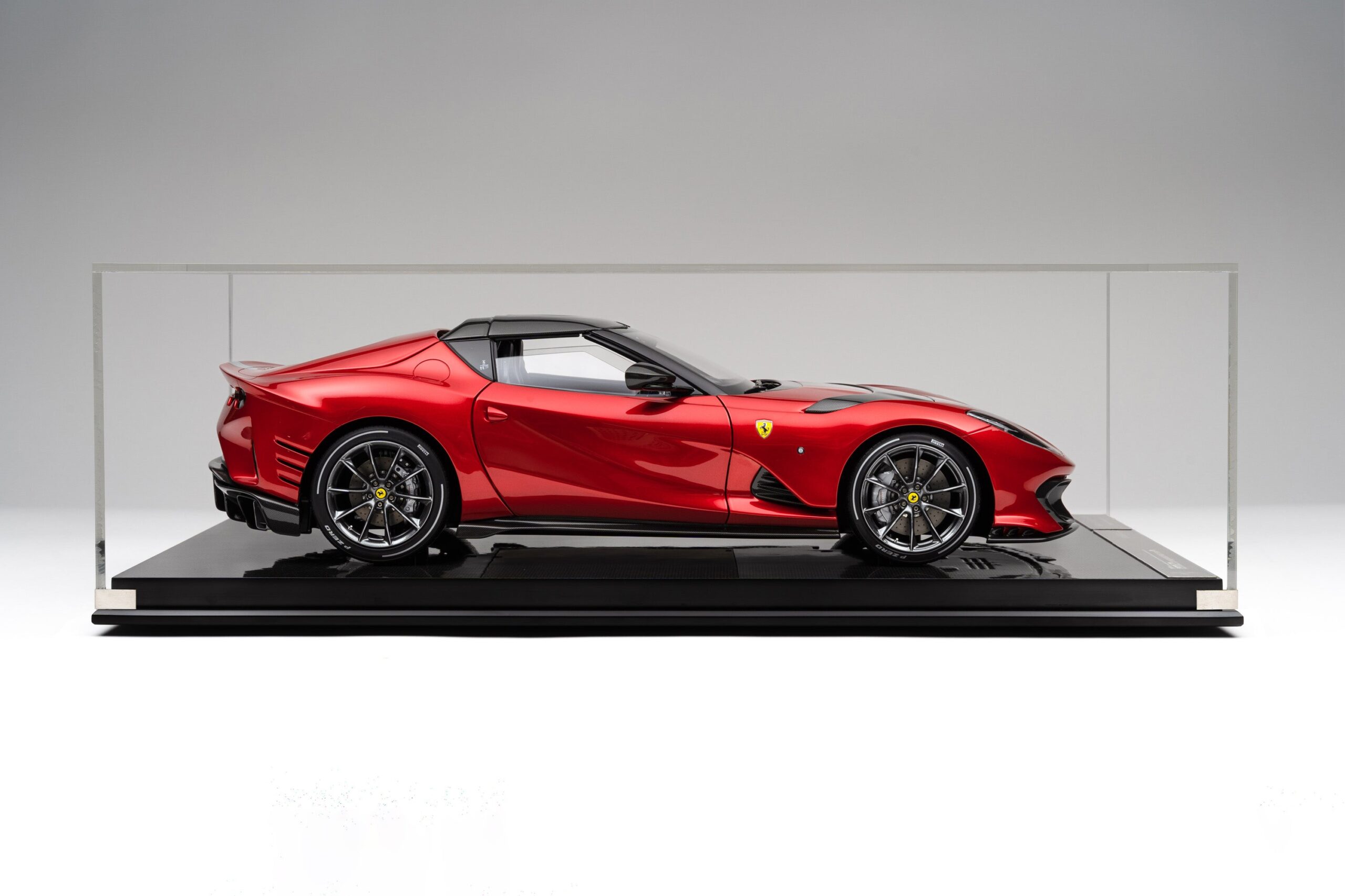 Amalgam Ferrari 812 Competizione A (2021) - Rot | 1:8 - 画像25