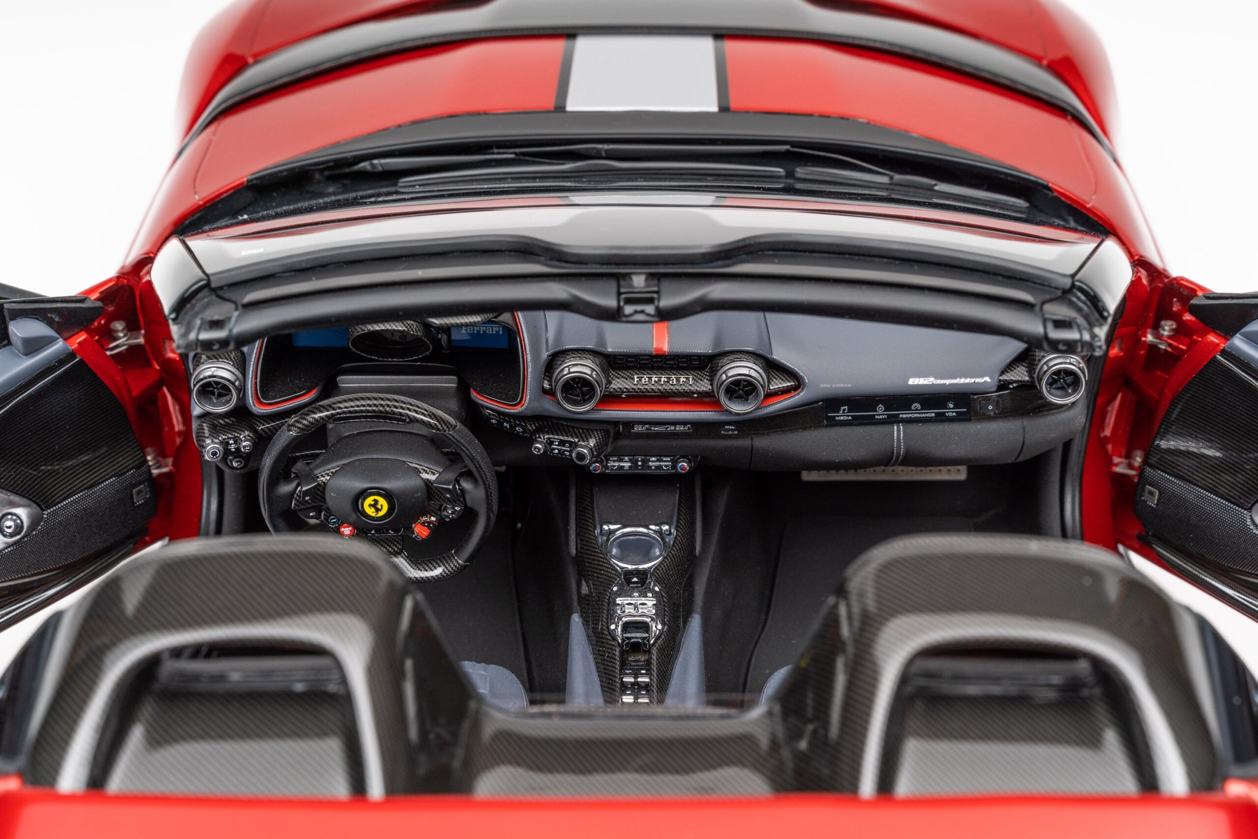 Amalgam Ferrari 812 Competizione A (2021) - Rot | 1:8 - 画像9