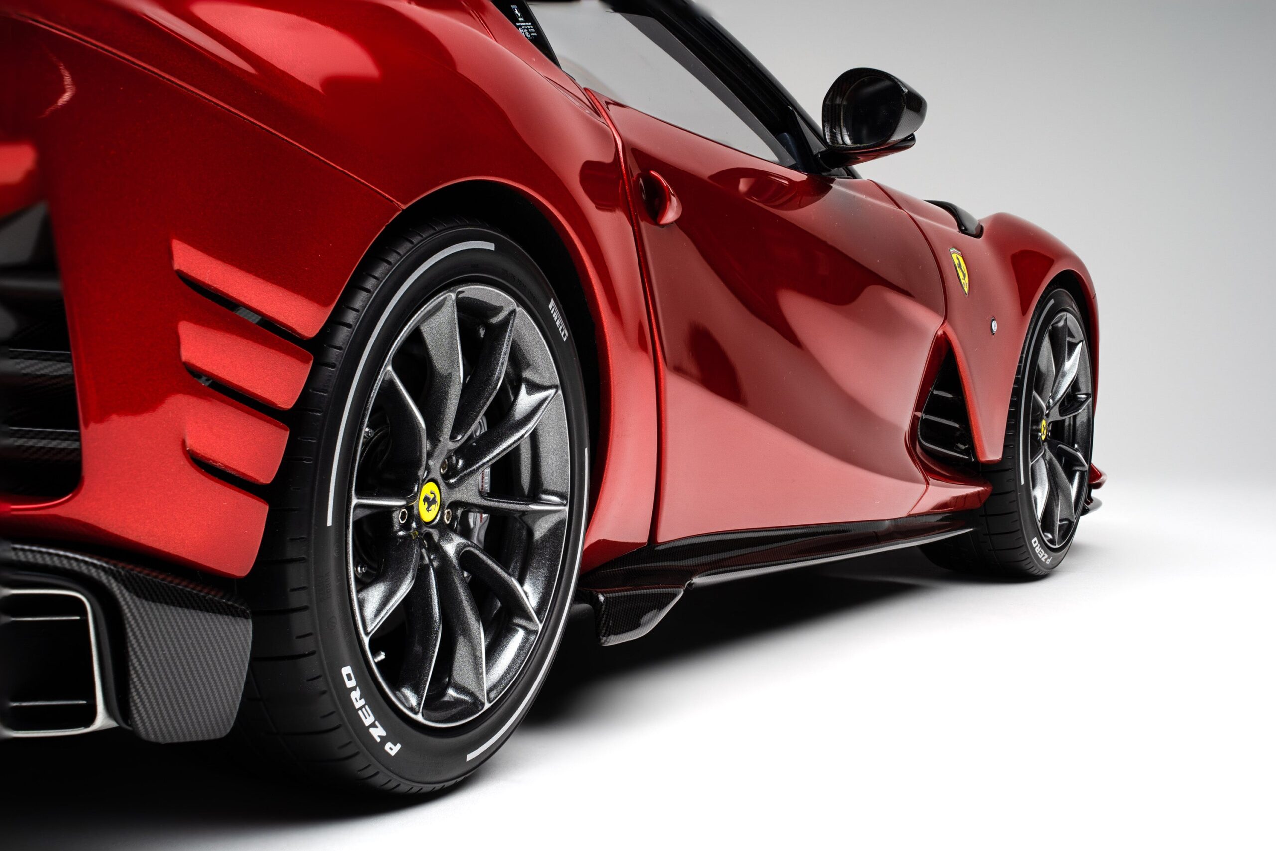 Amalgam Ferrari 812 Competizione A (2021) - Rot | 1:8 - 画像15