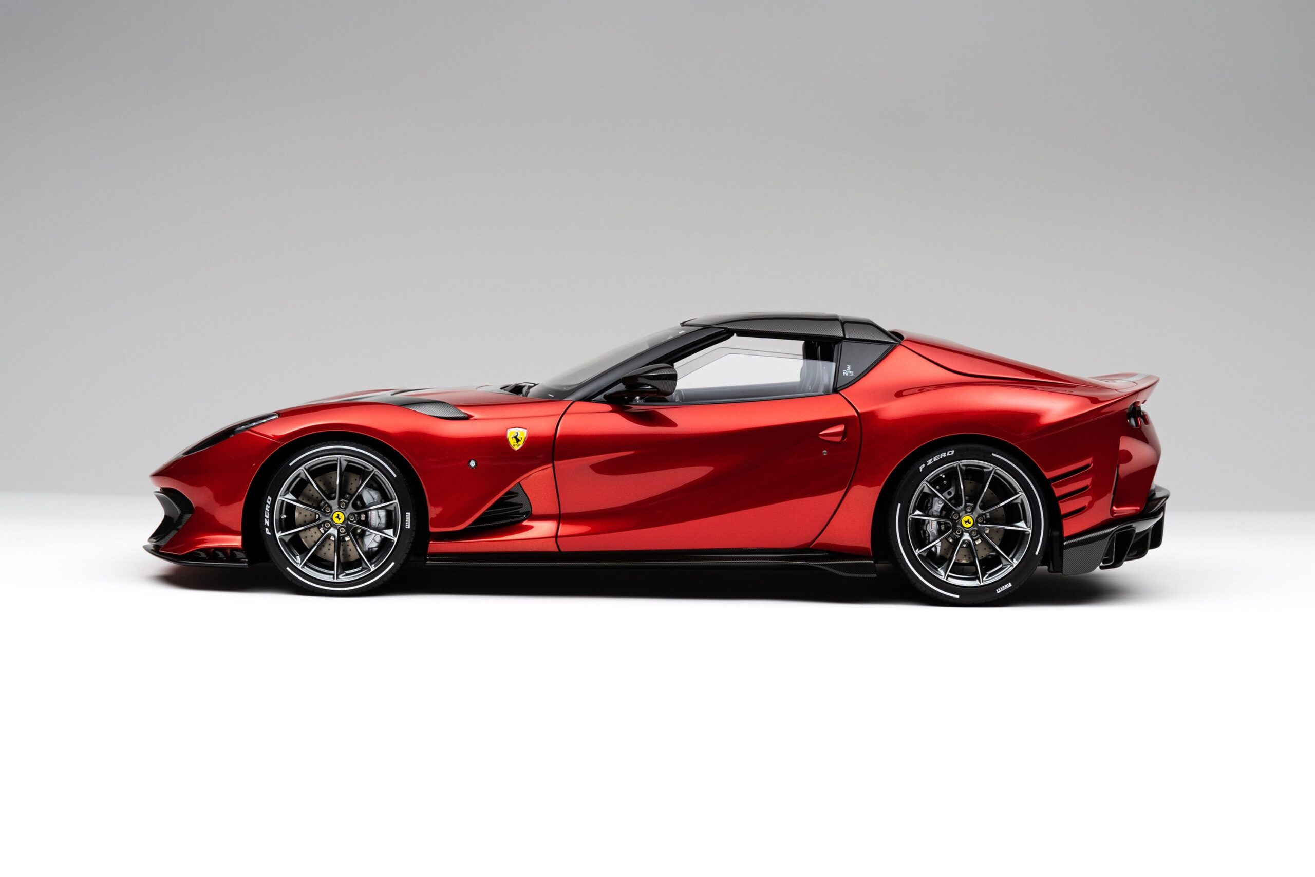 Amalgam Ferrari 812 Competizione A (2021) - Rot | 1:8 - 画像18