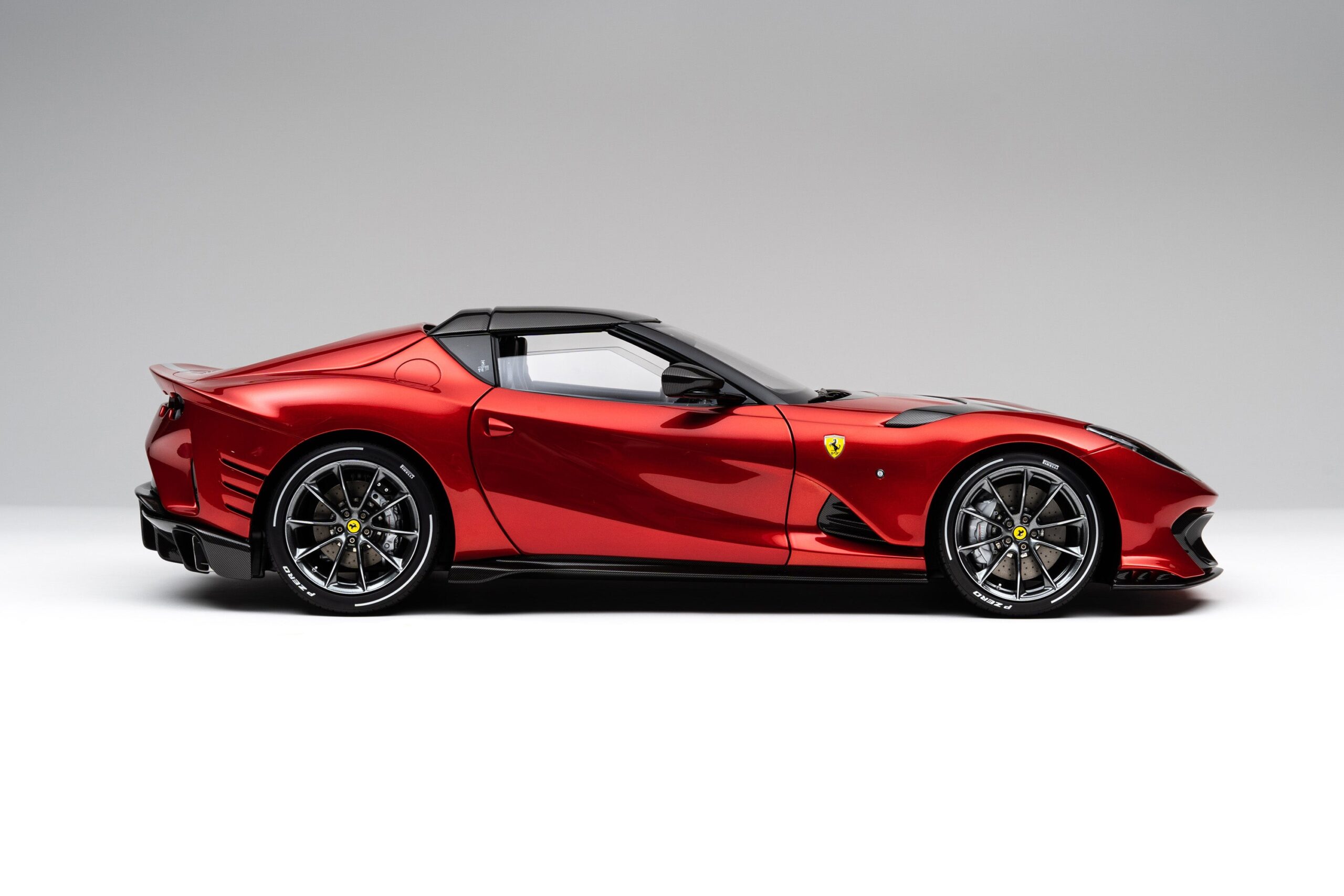 Amalgam Ferrari 812 Competizione A (2021) - Rot | 1:8 - 画像19