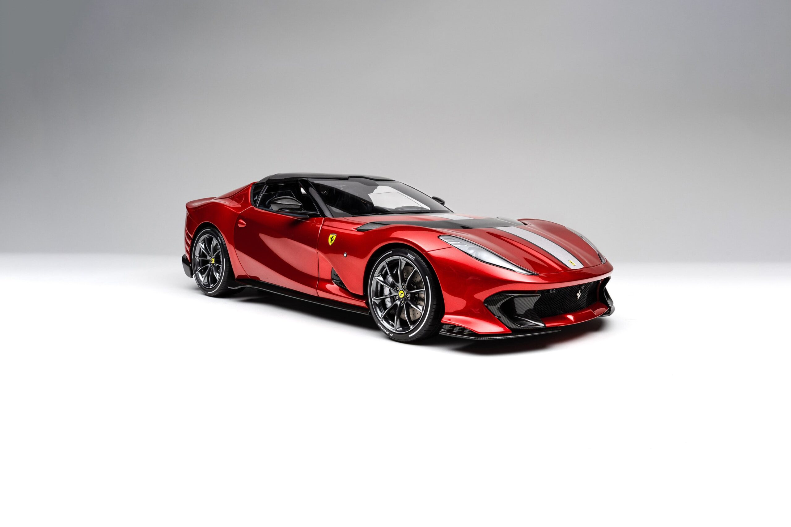 Amalgam Ferrari 812 Competizione A (2021) - Rot | 1:8 - 画像26