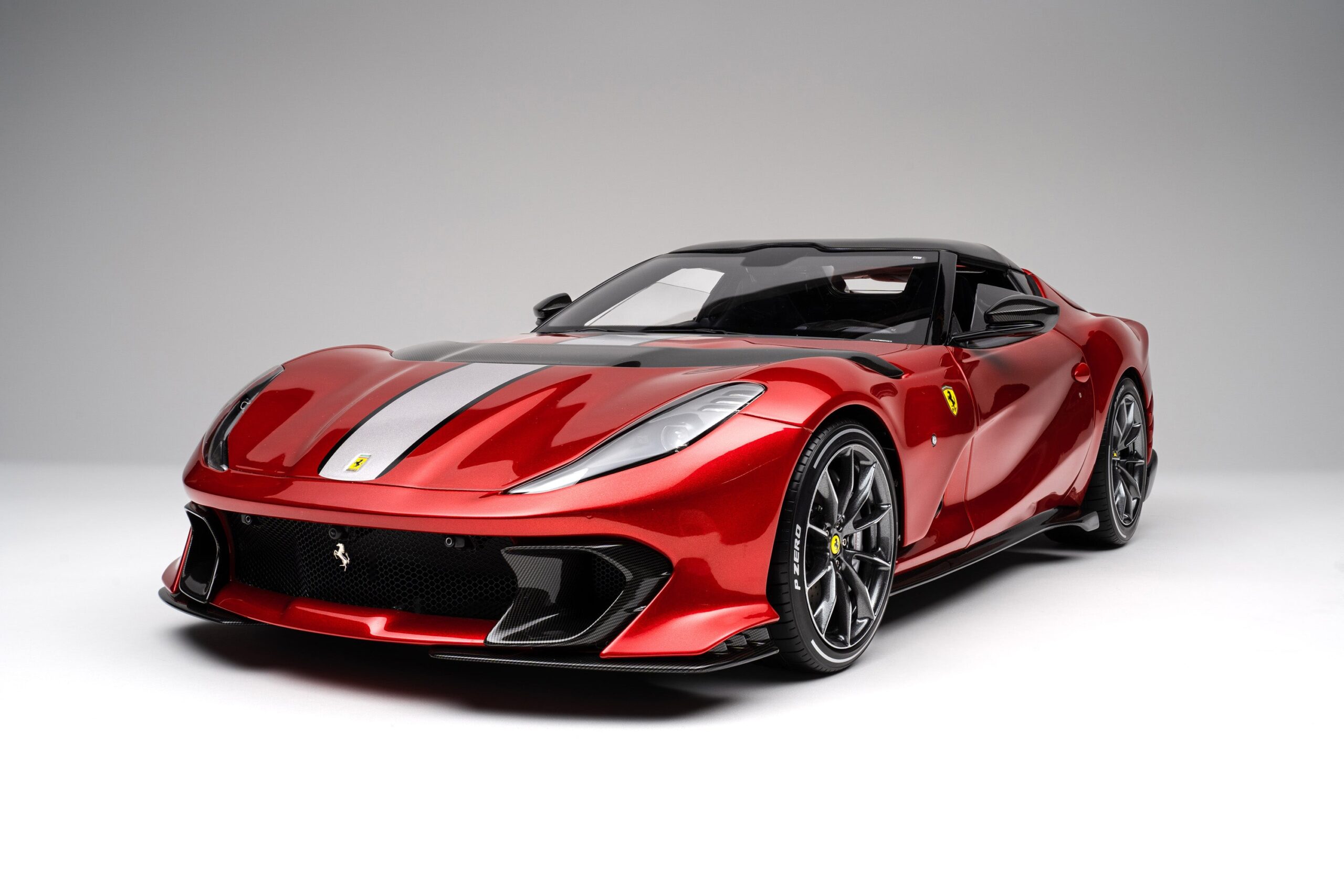 Amalgam Ferrari 812 Competizione A (2021) - Rot | 1:8 - 画像16