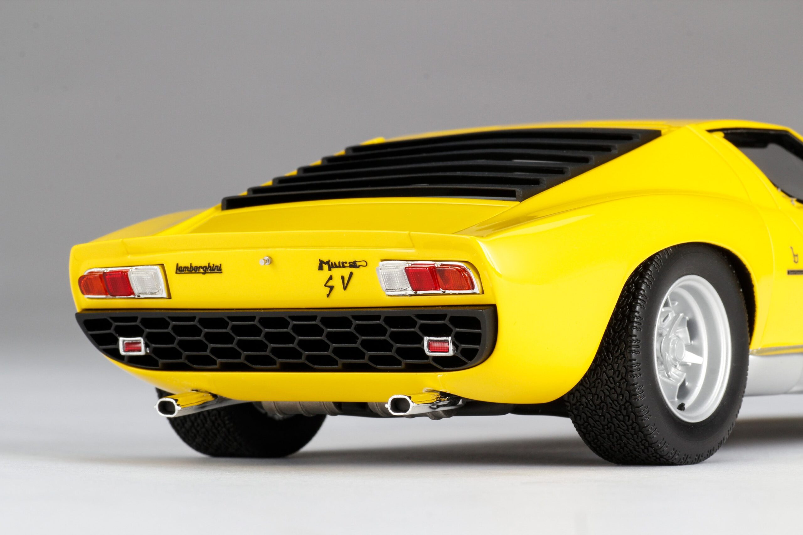 Amalgam Lamborghini Miura P400 SV | 1:18 - 画像9